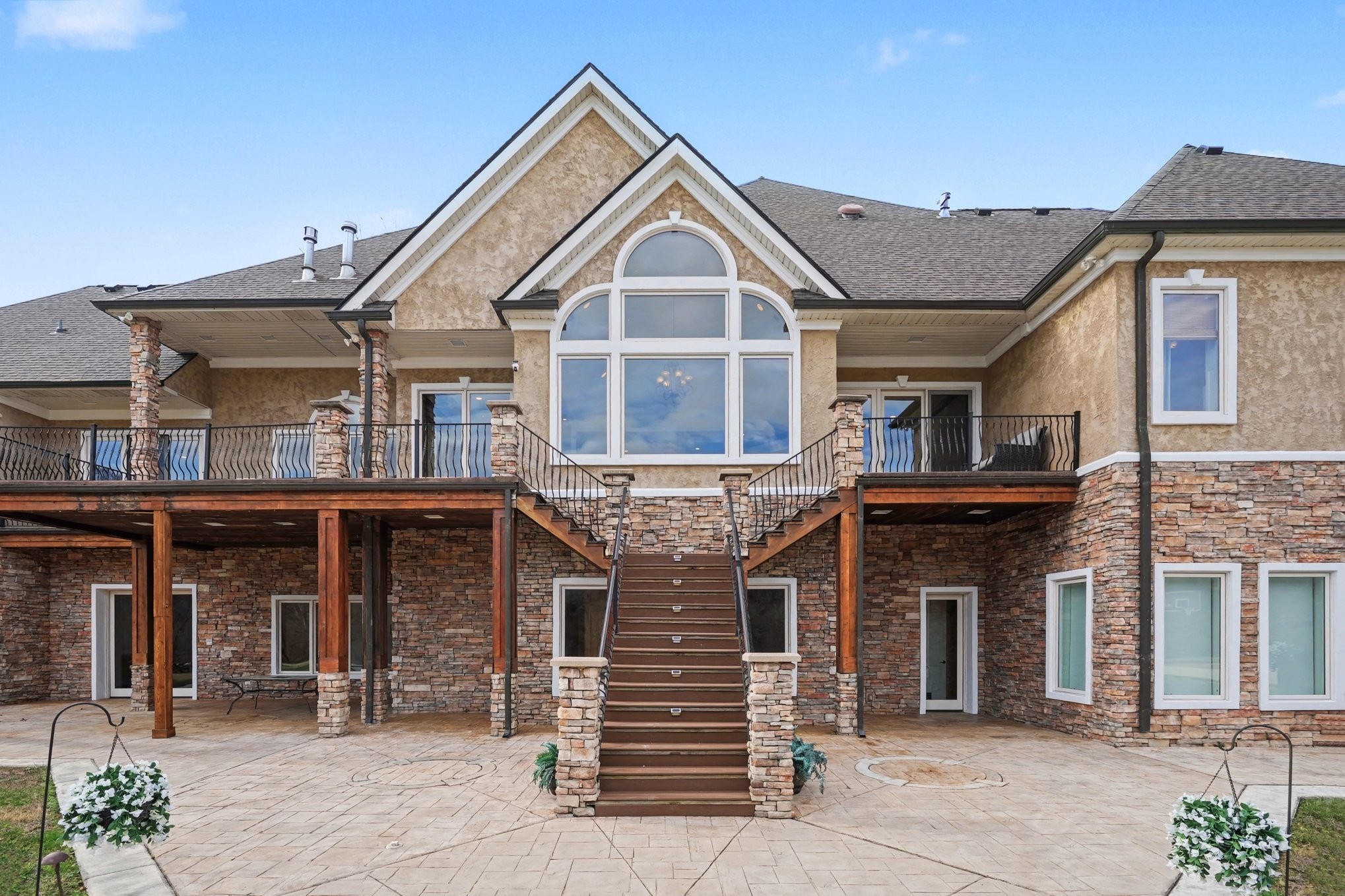 7699 N County Line Rd