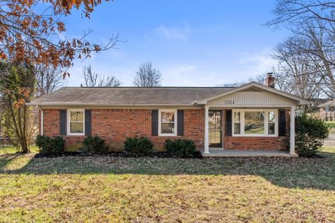 1204 Rainbow Cir Westmoreland TN 37186