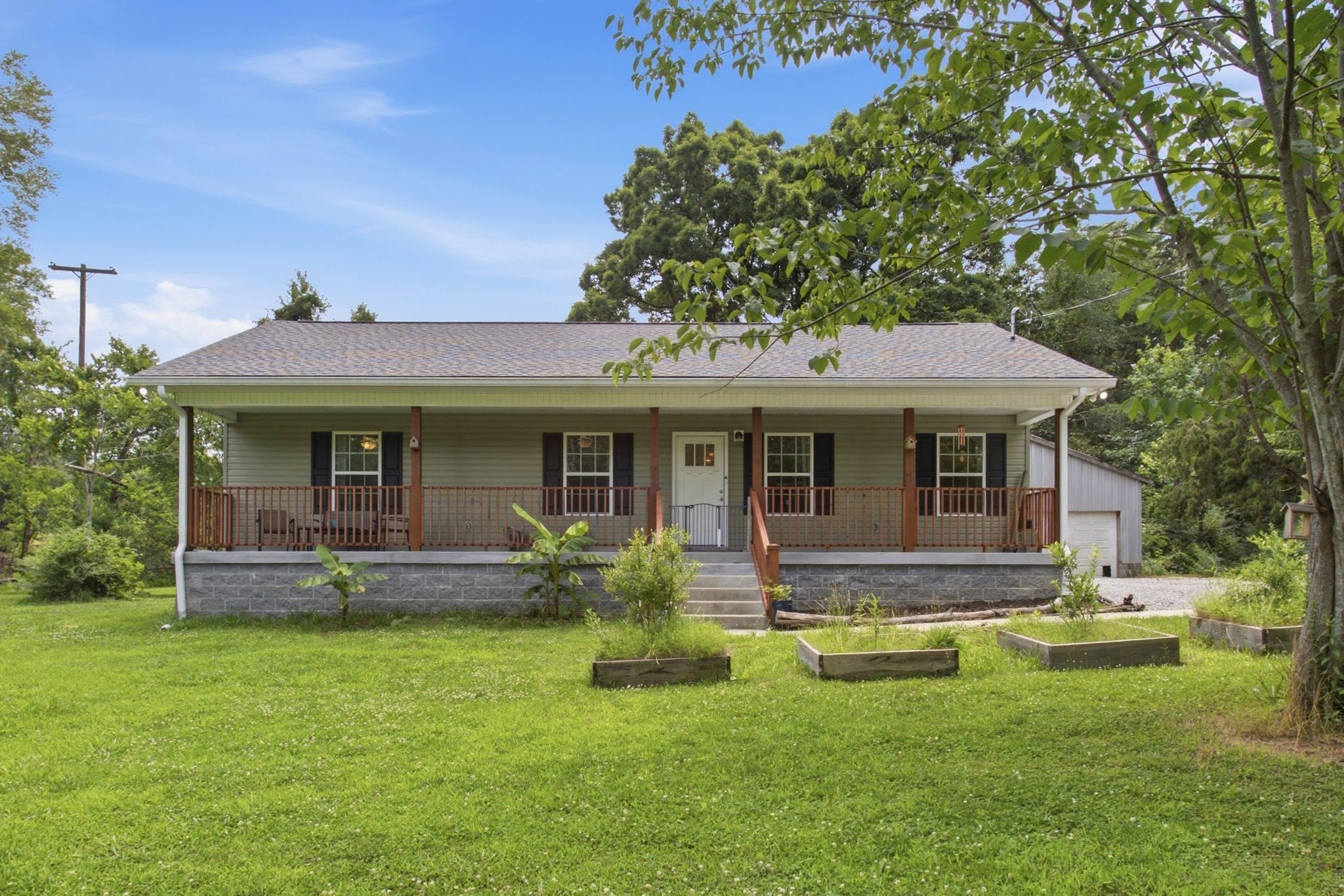 8252 Pinewood Rd