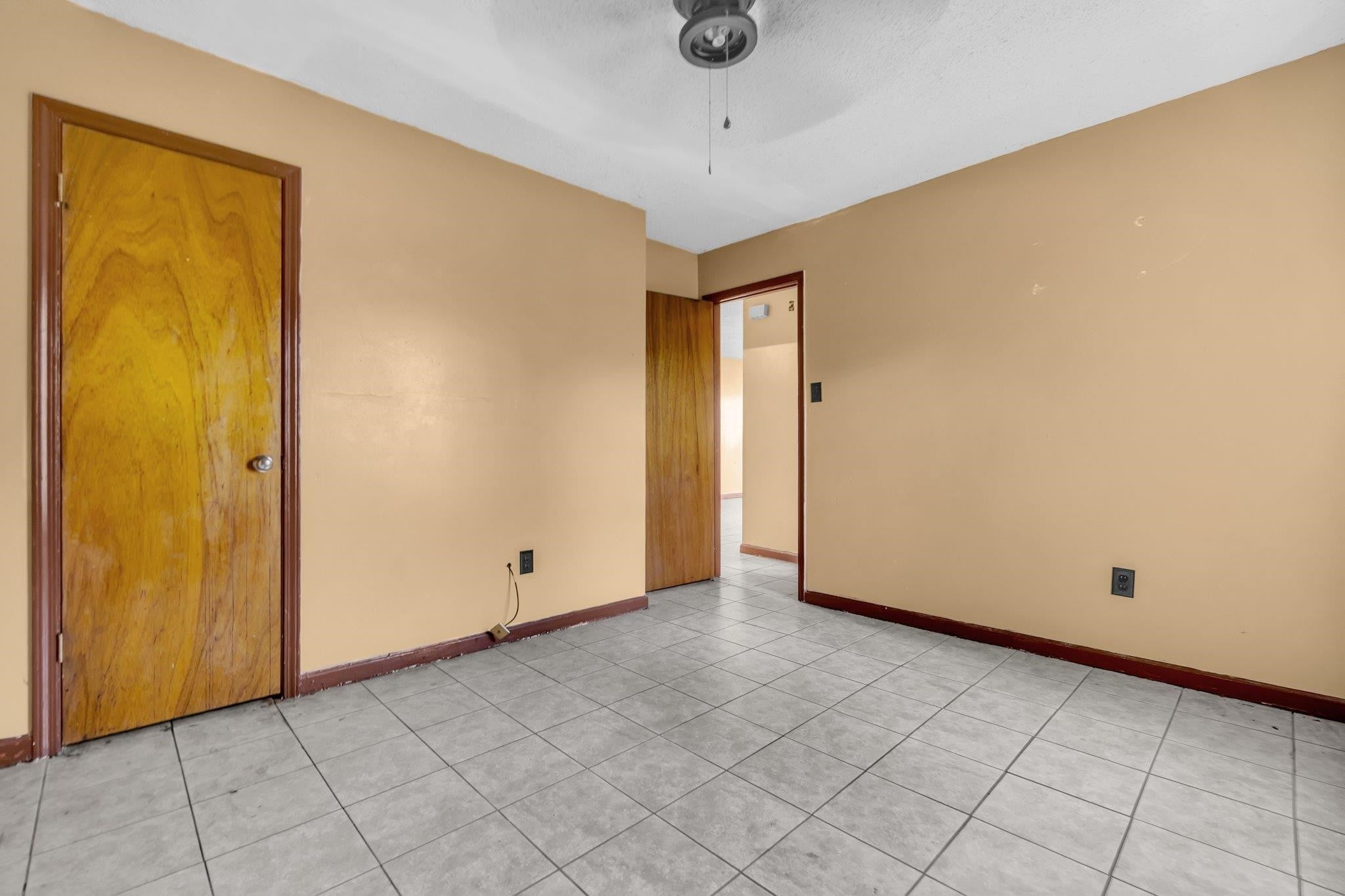 1397 GILL AVE