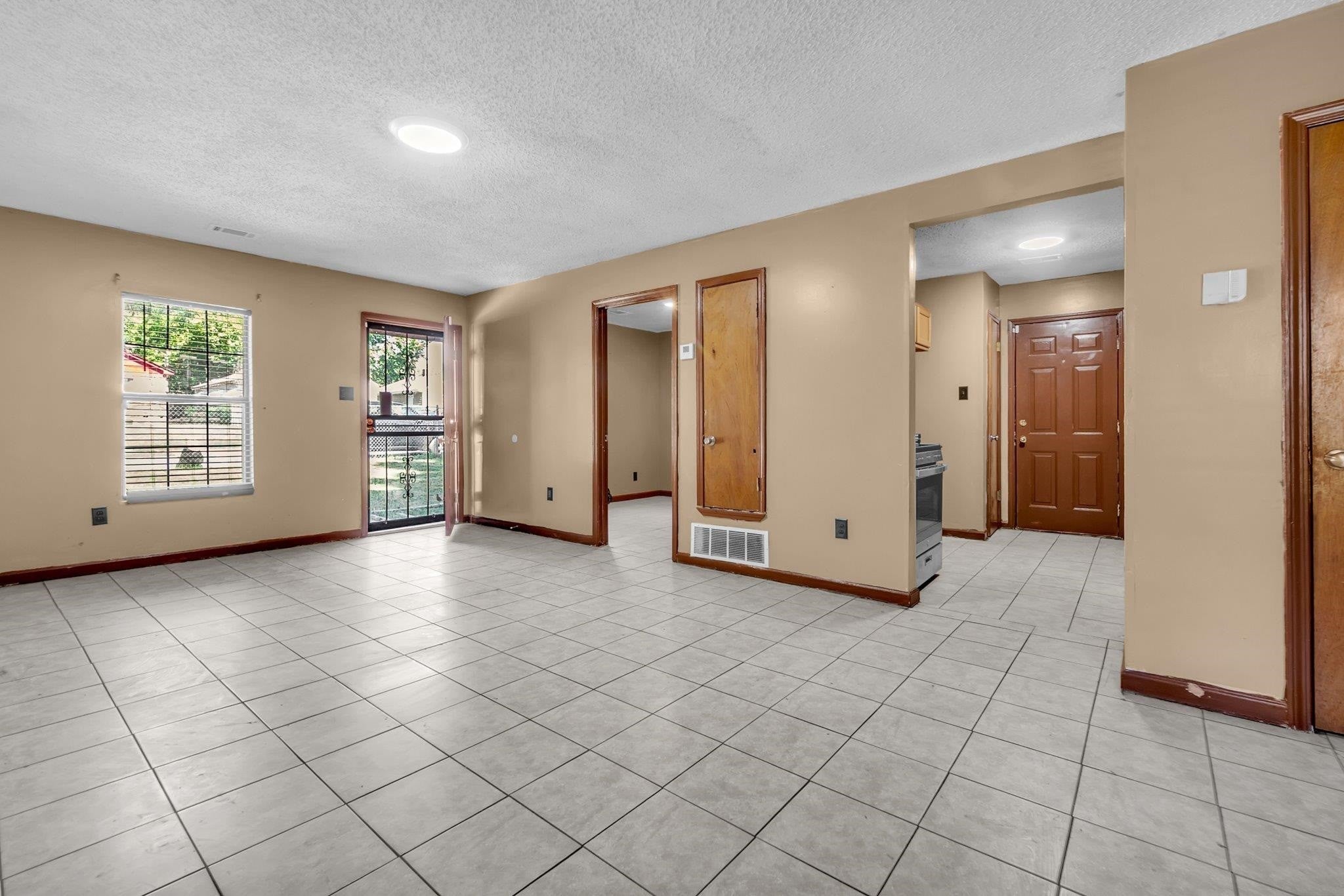 1397 GILL AVE