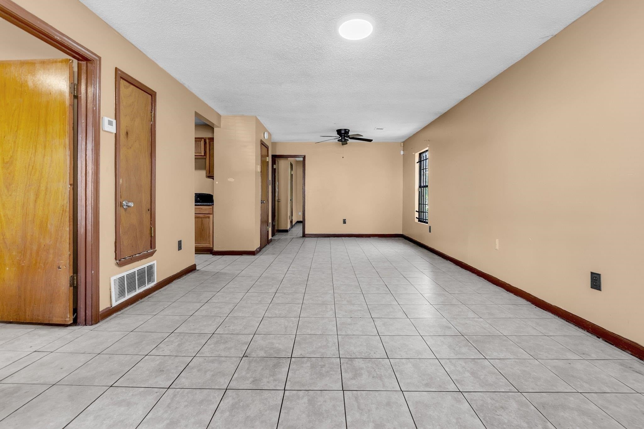 1397 GILL AVE
