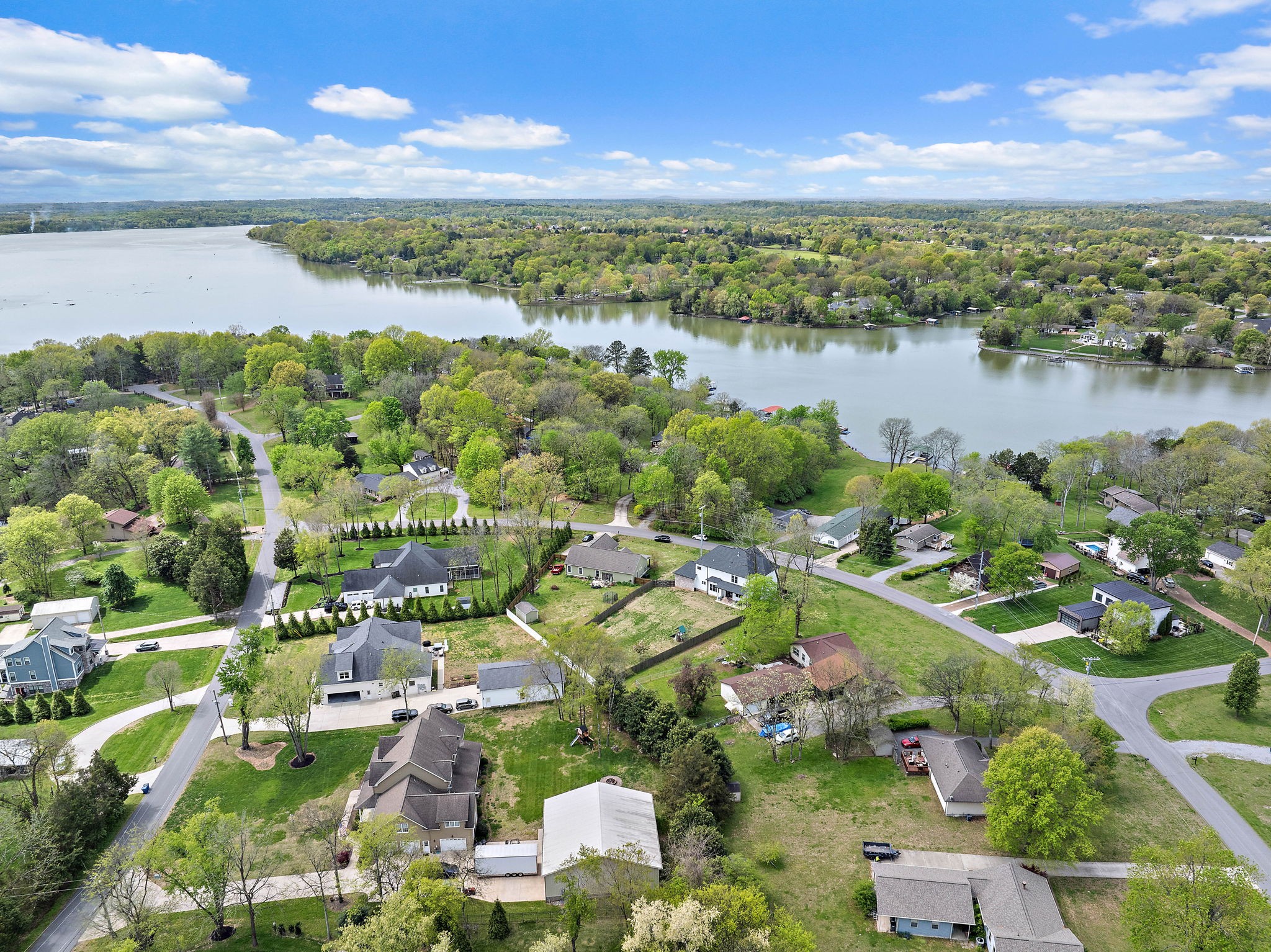 1211 Bayview Dr