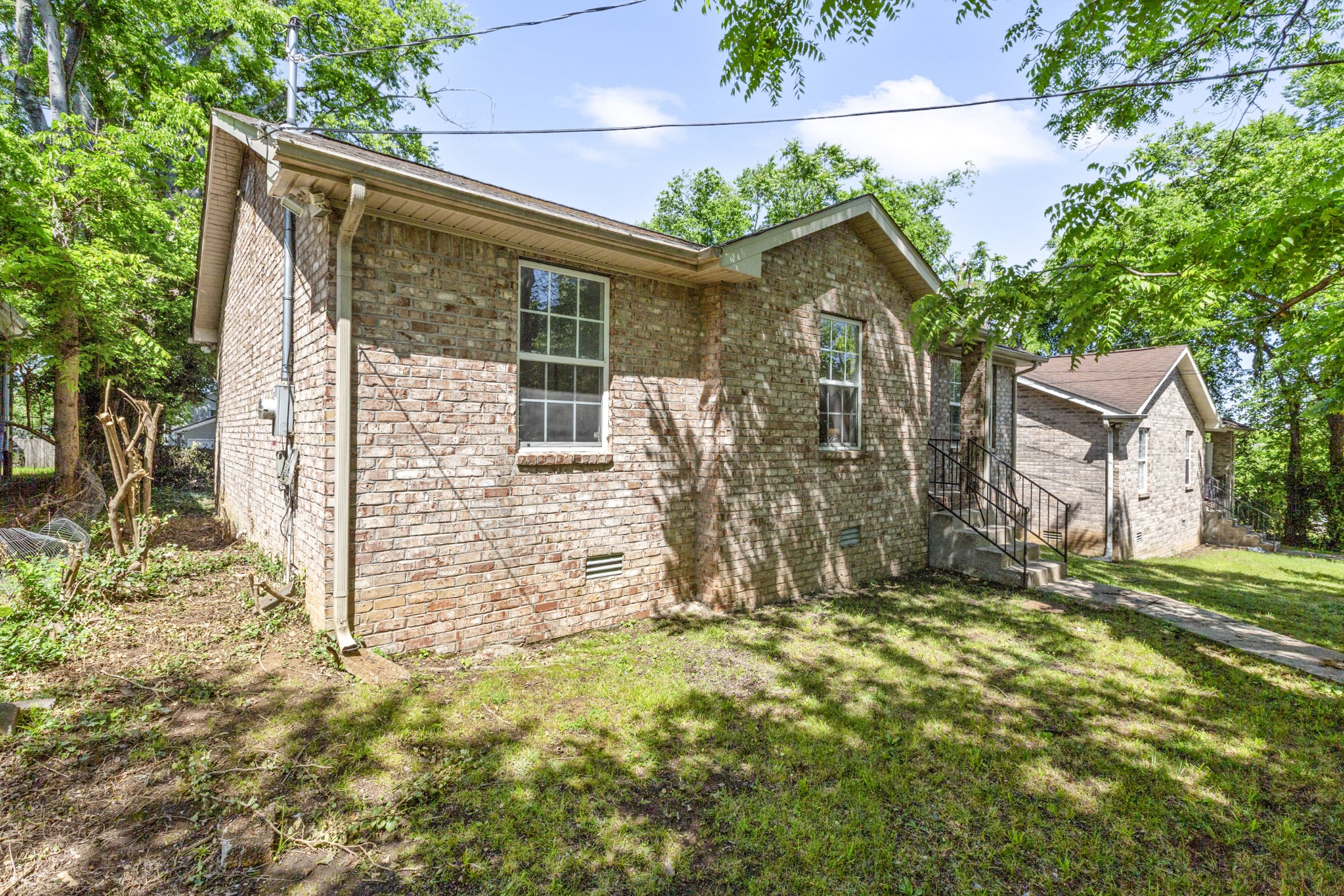 2111 14th Ave N