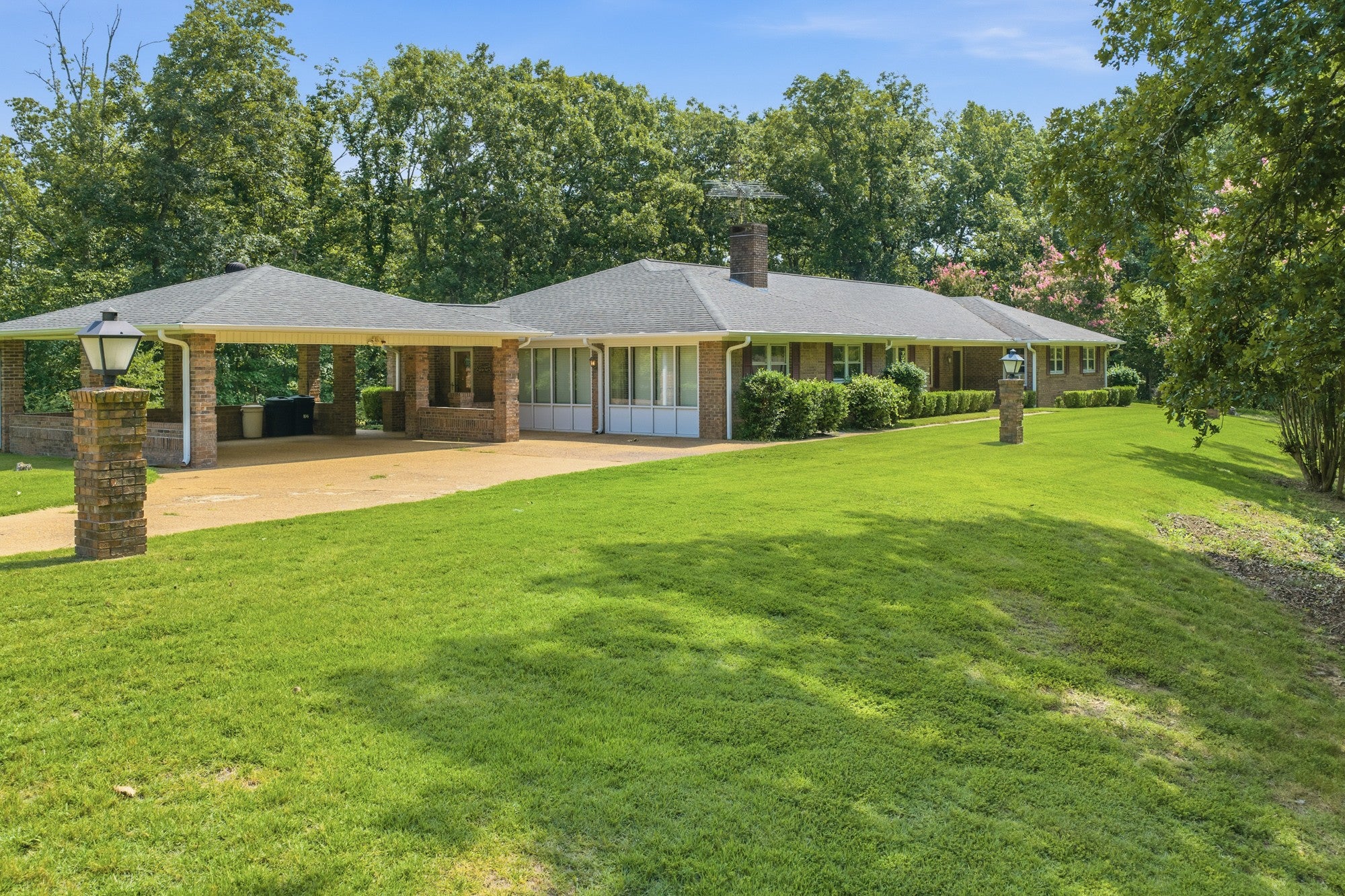 32 Fairway Pl