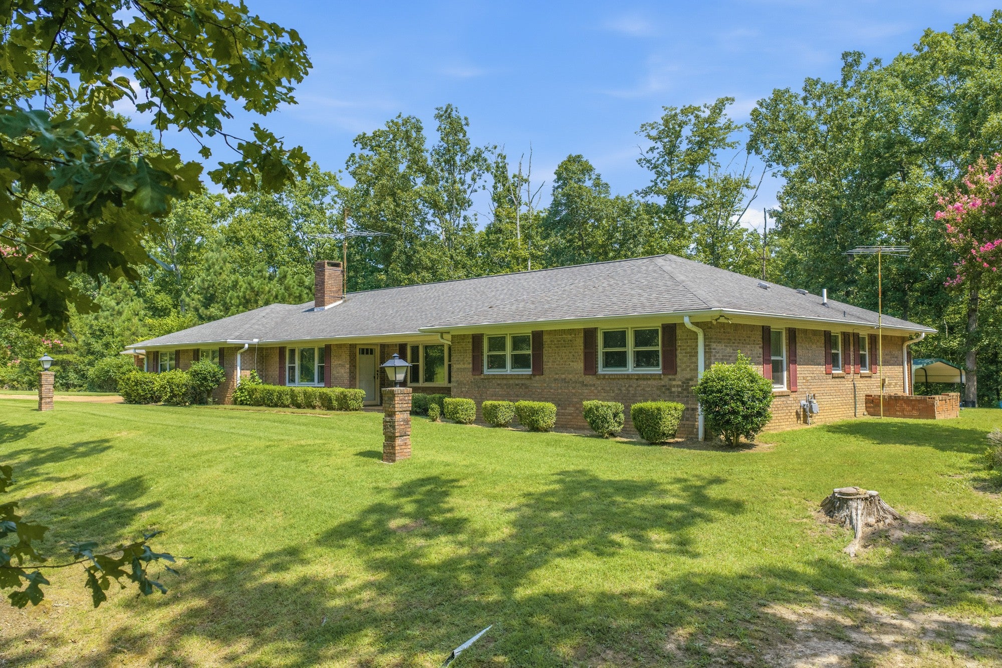 32 Fairway Pl