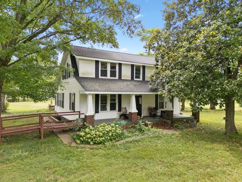 Photo of 350 Port Royal Rd, Clarksville, TN 37040 (MLS # 3150002)