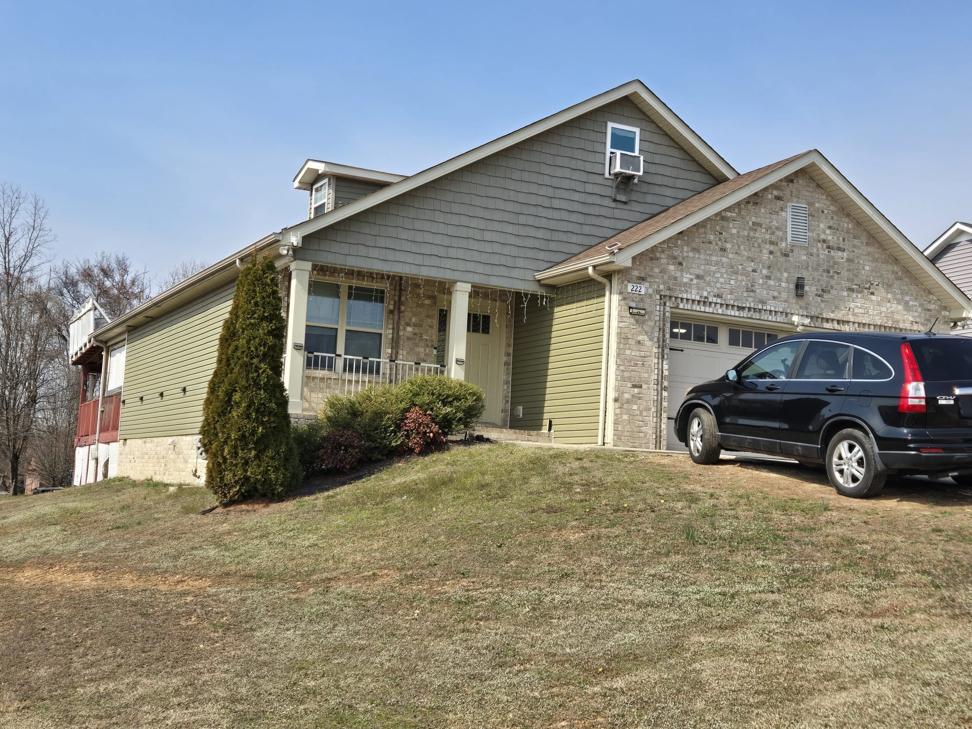 222 Hillview Way