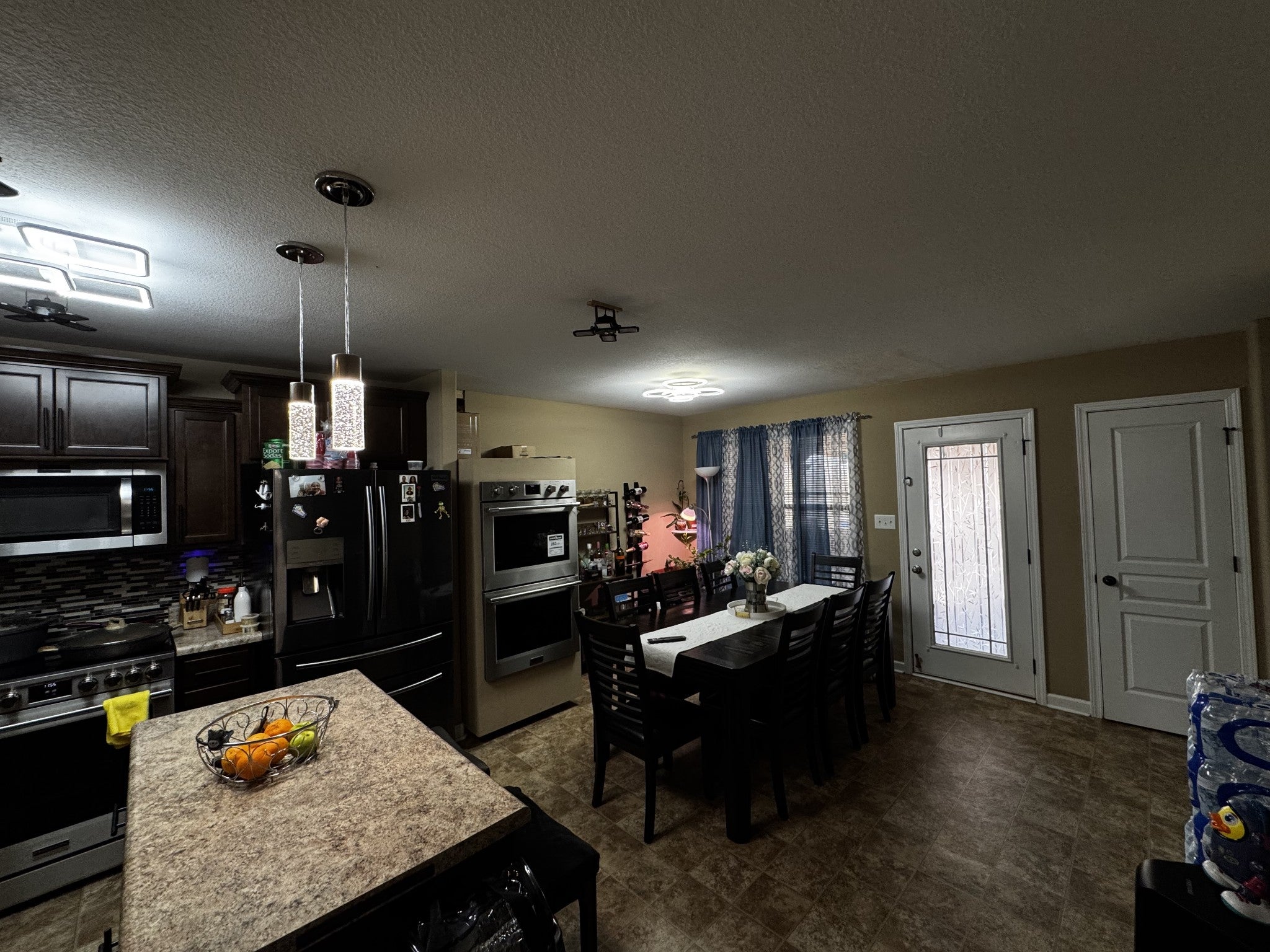 222 Hillview Way
