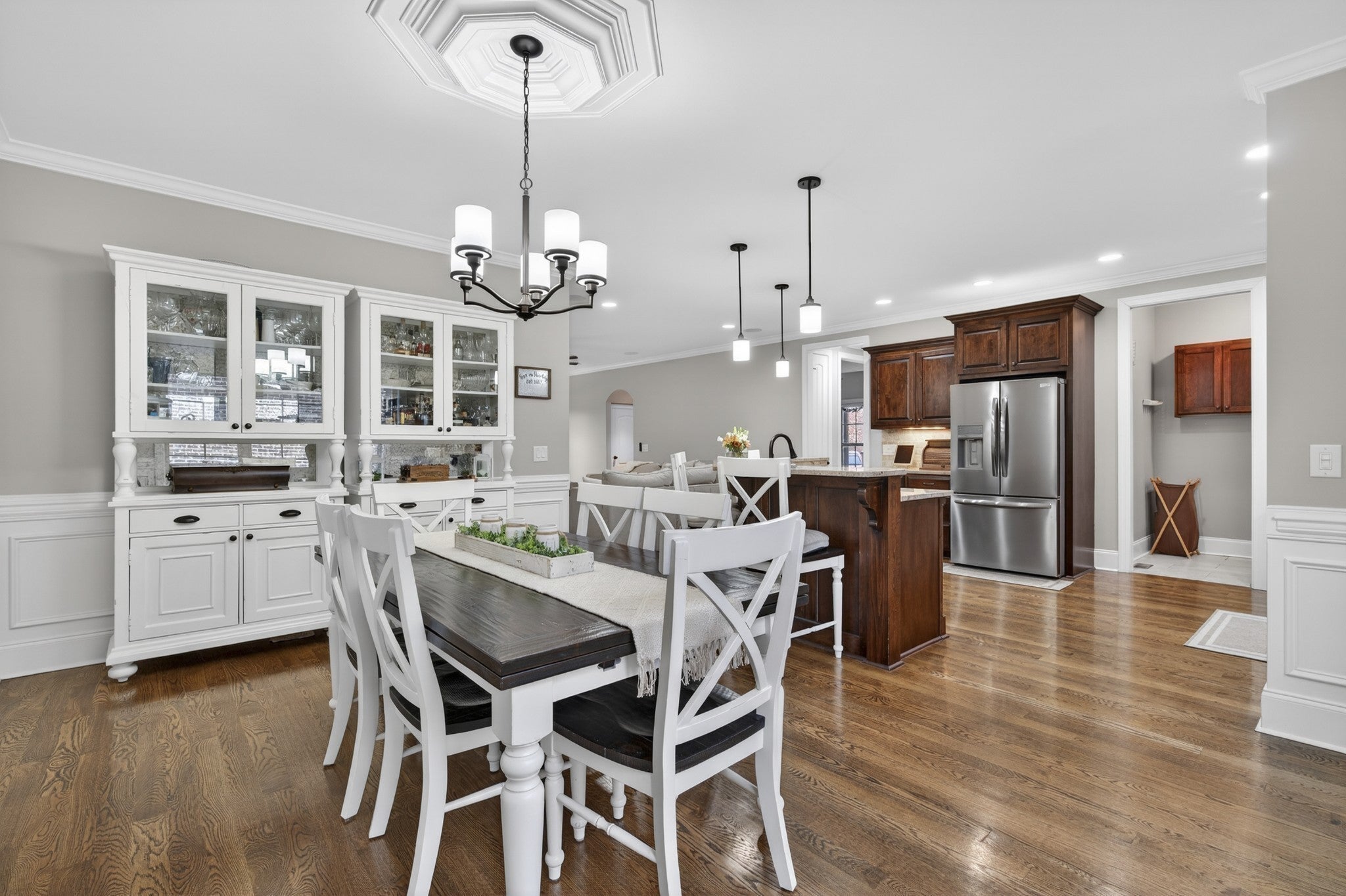 607 Southshore Pt