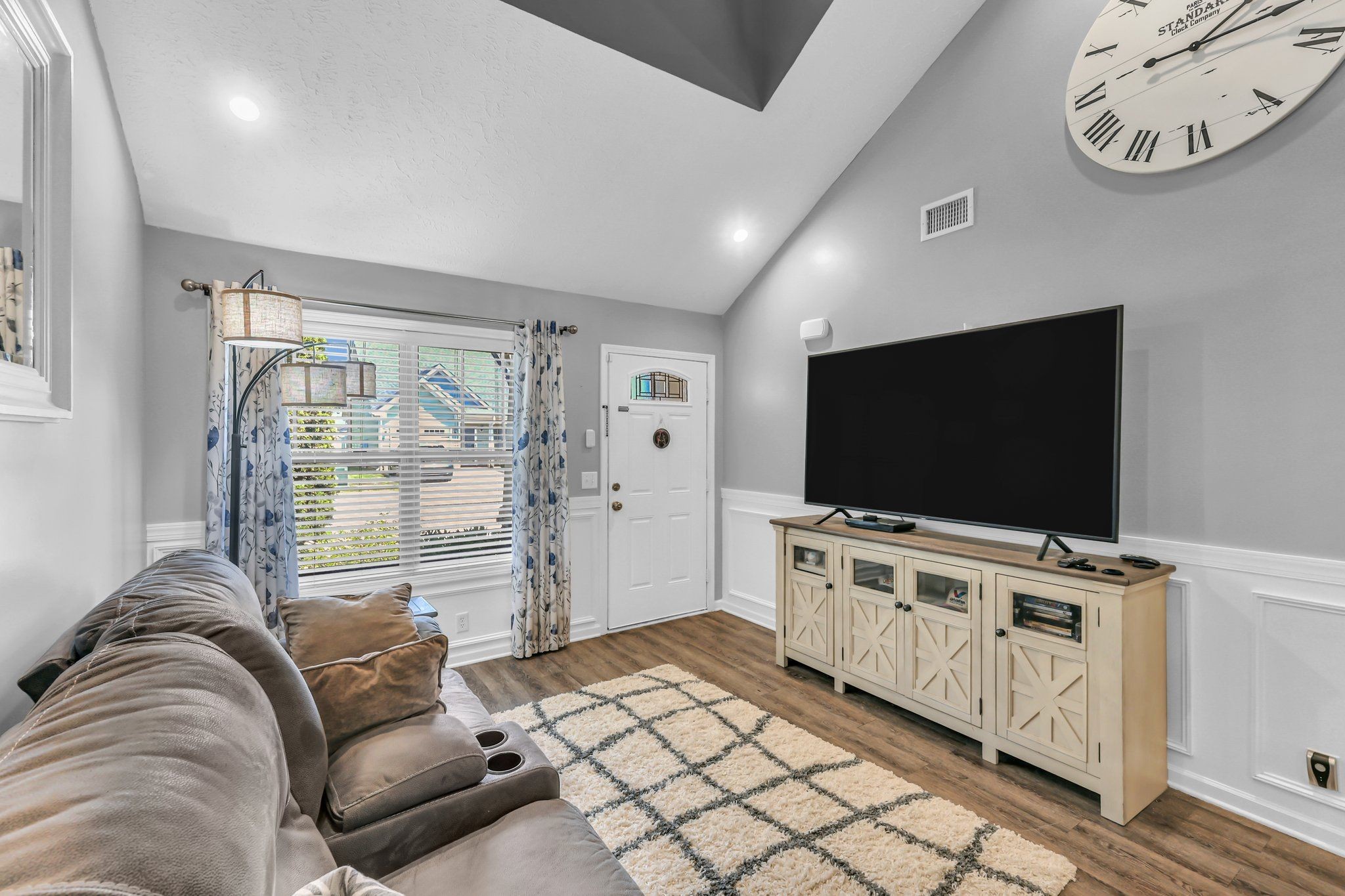 911 Keepsake Diamond Ln