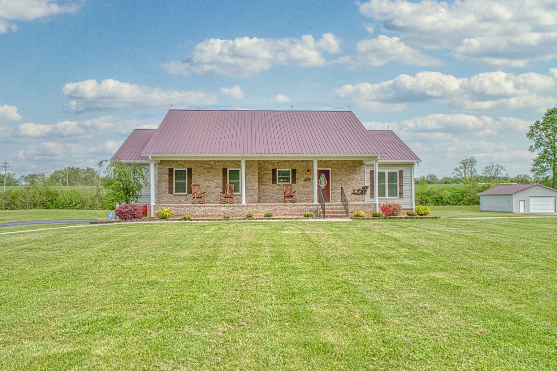1606 Farmington Dr NW