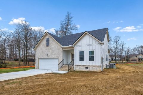560 Oak Glen Dr Smithville TN 37166