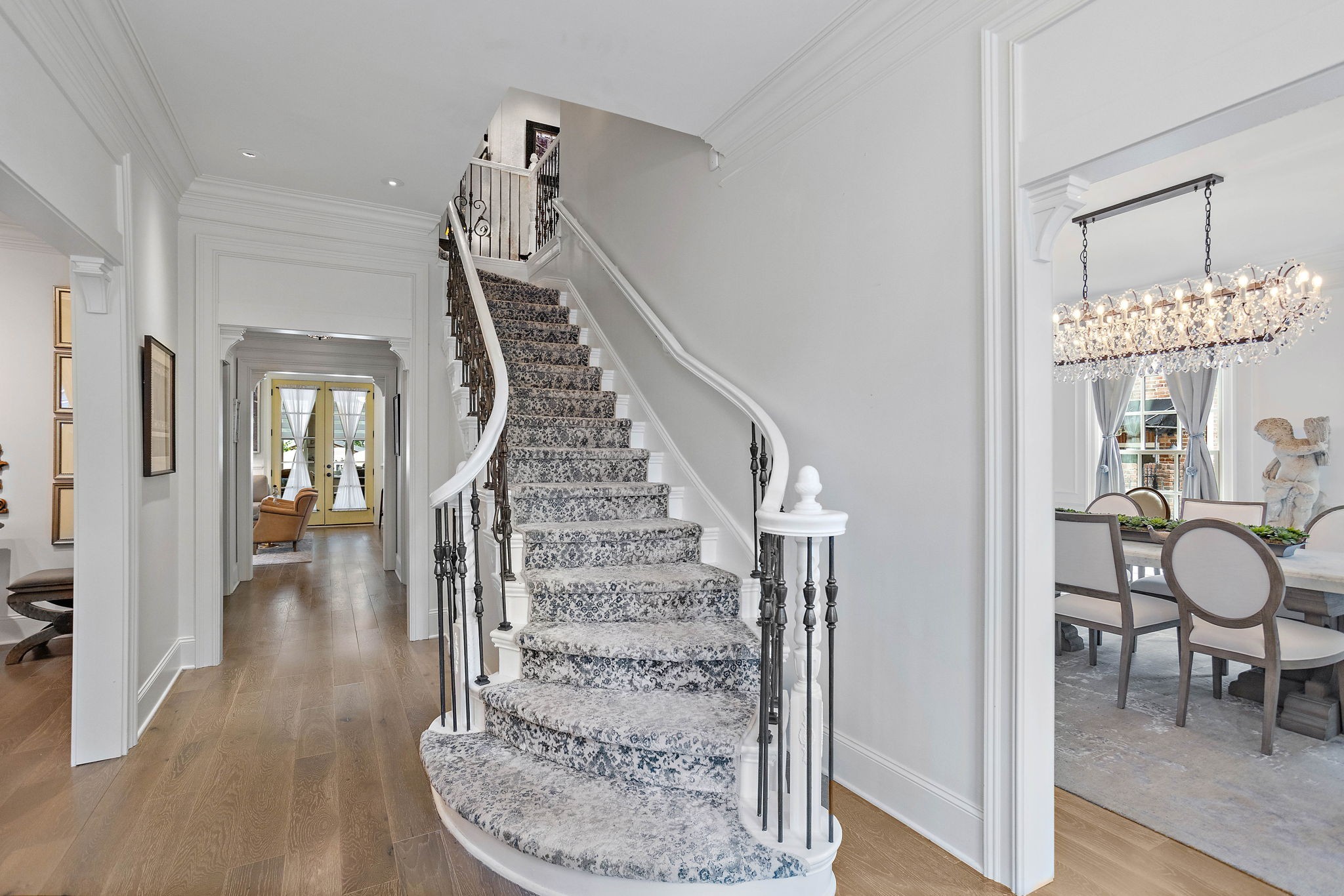 2126 Golf Club Ln