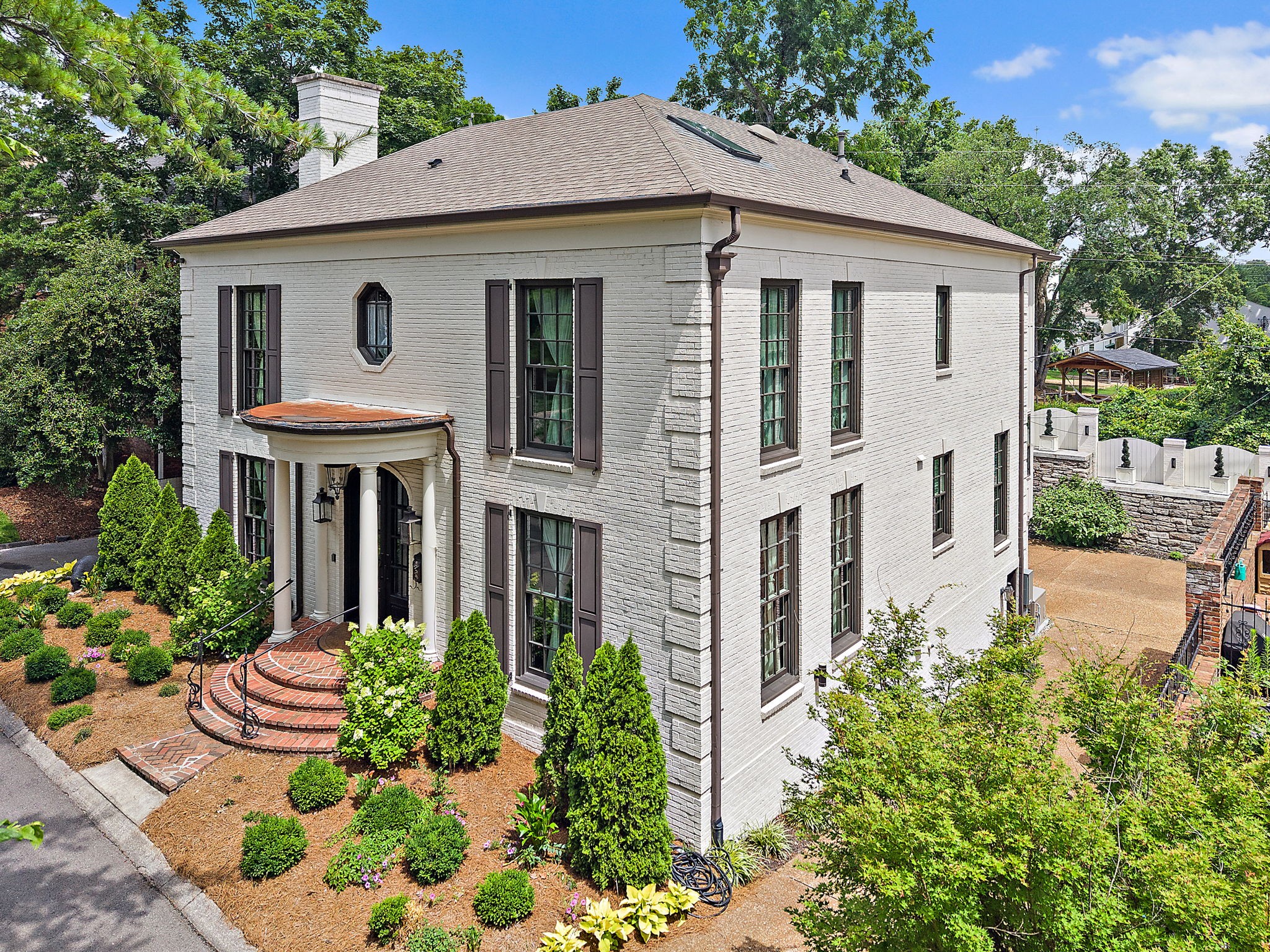 2126 Golf Club Ln