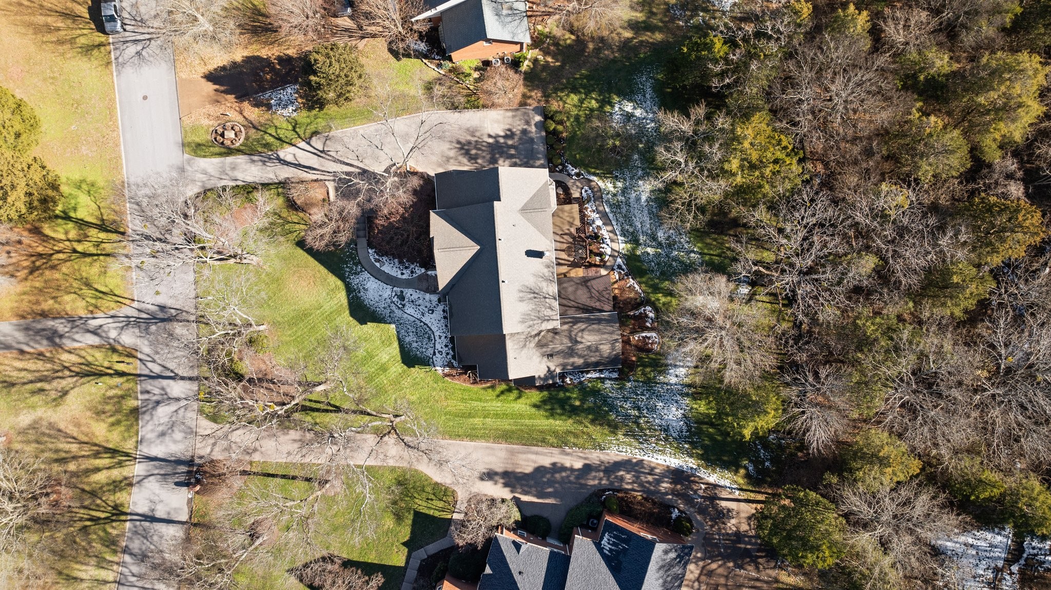 Brentwood, Tennessee 37027, United States, 4 Bedrooms Bedrooms, ,5 BathroomsBathrooms,Residential,Active,20011