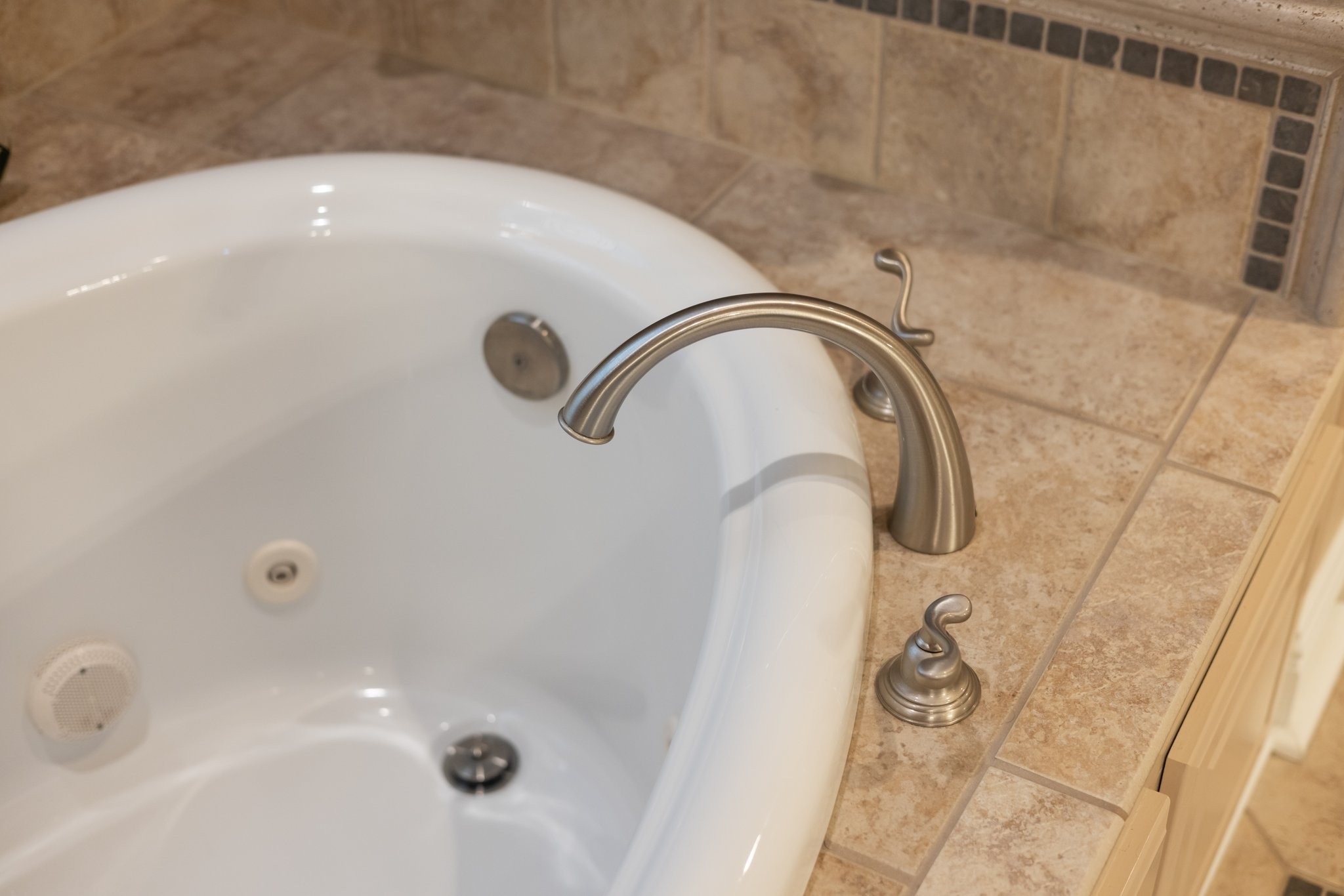 Brentwood, Tennessee 37027, United States, 4 Bedrooms Bedrooms, ,5 BathroomsBathrooms,Residential,Active,20011