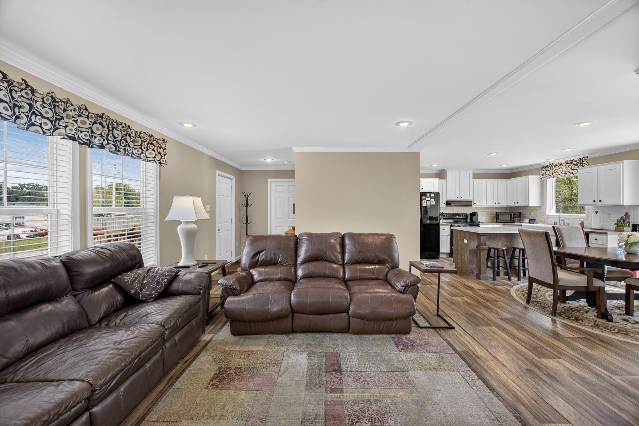 127 Mirage Dr