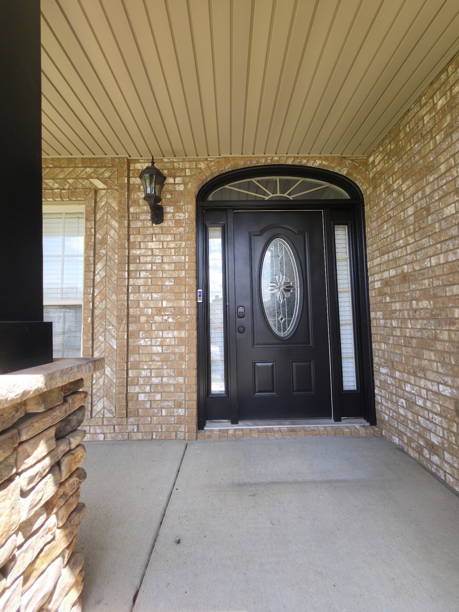 833 E Accipiter Cir
