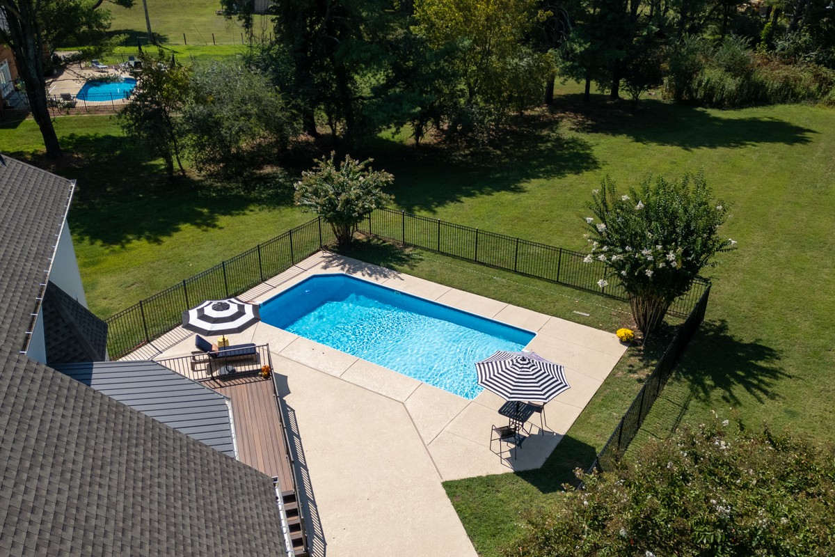 1210 Windsor Dr
