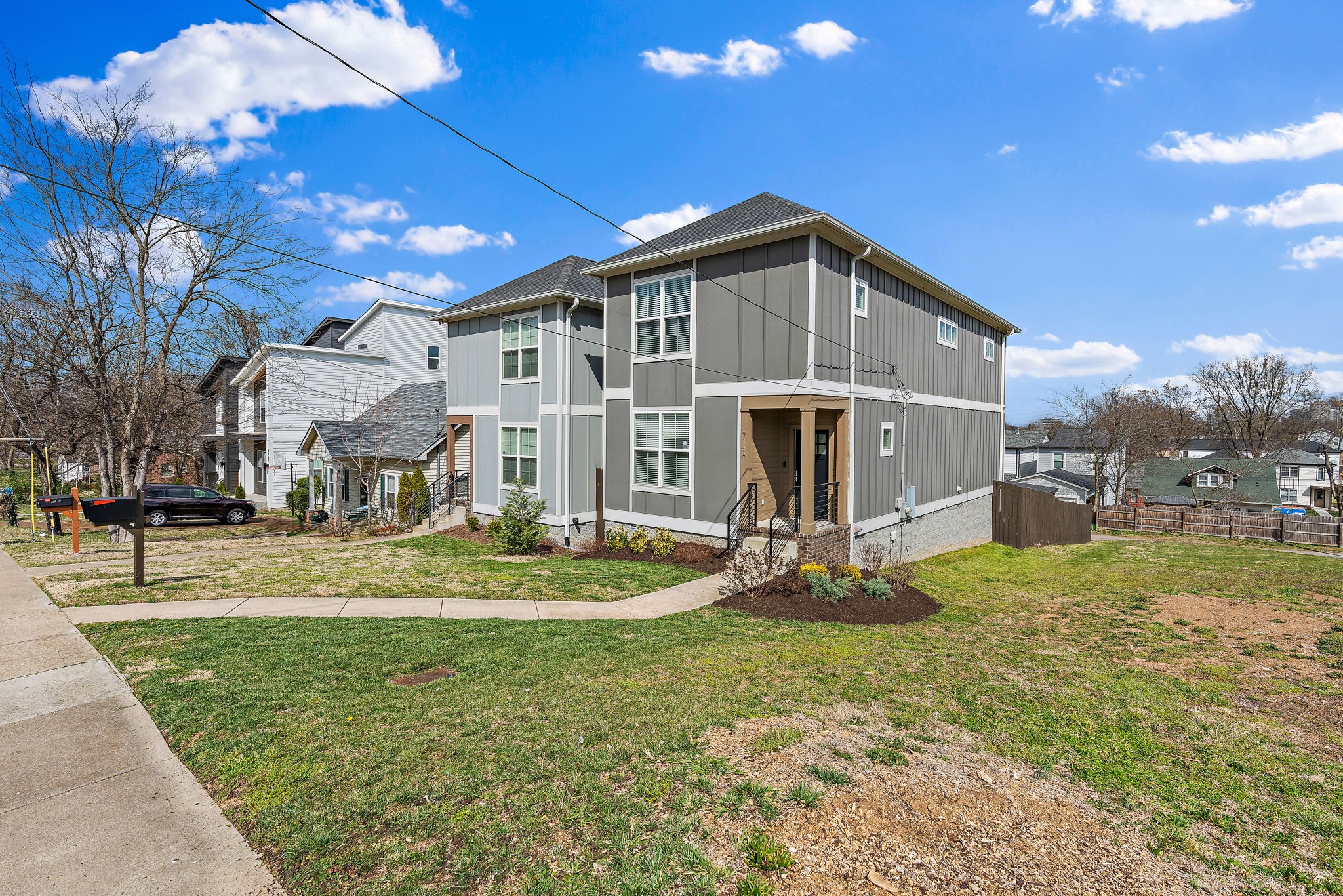 914A 32nd Ave N