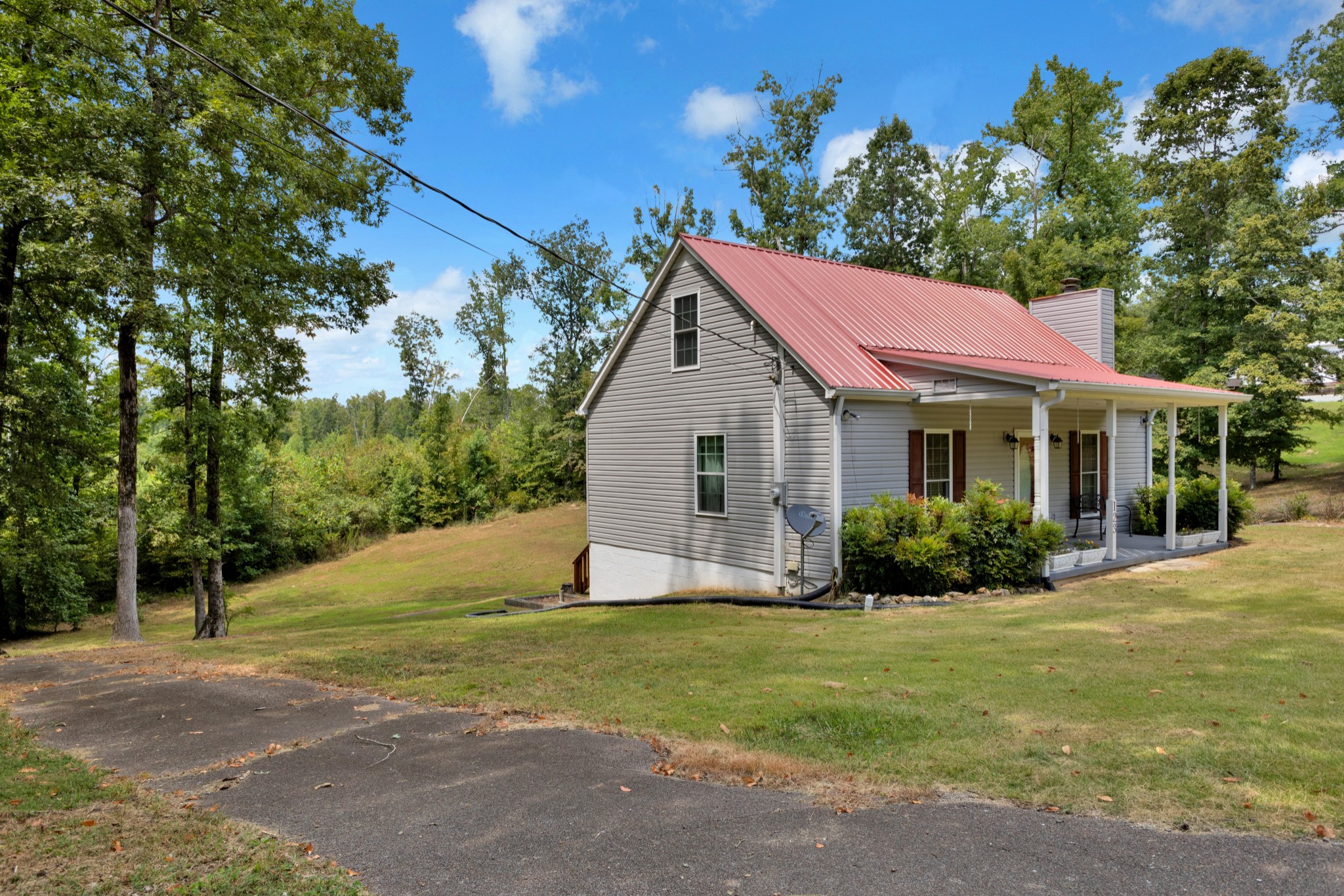 123 Lower Roans Creek Rd