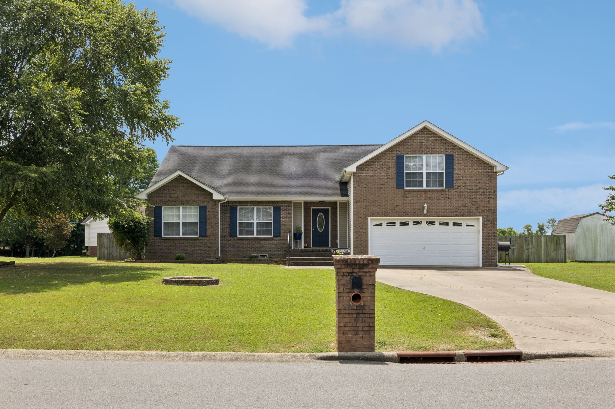 2564 Leprechaun Ln