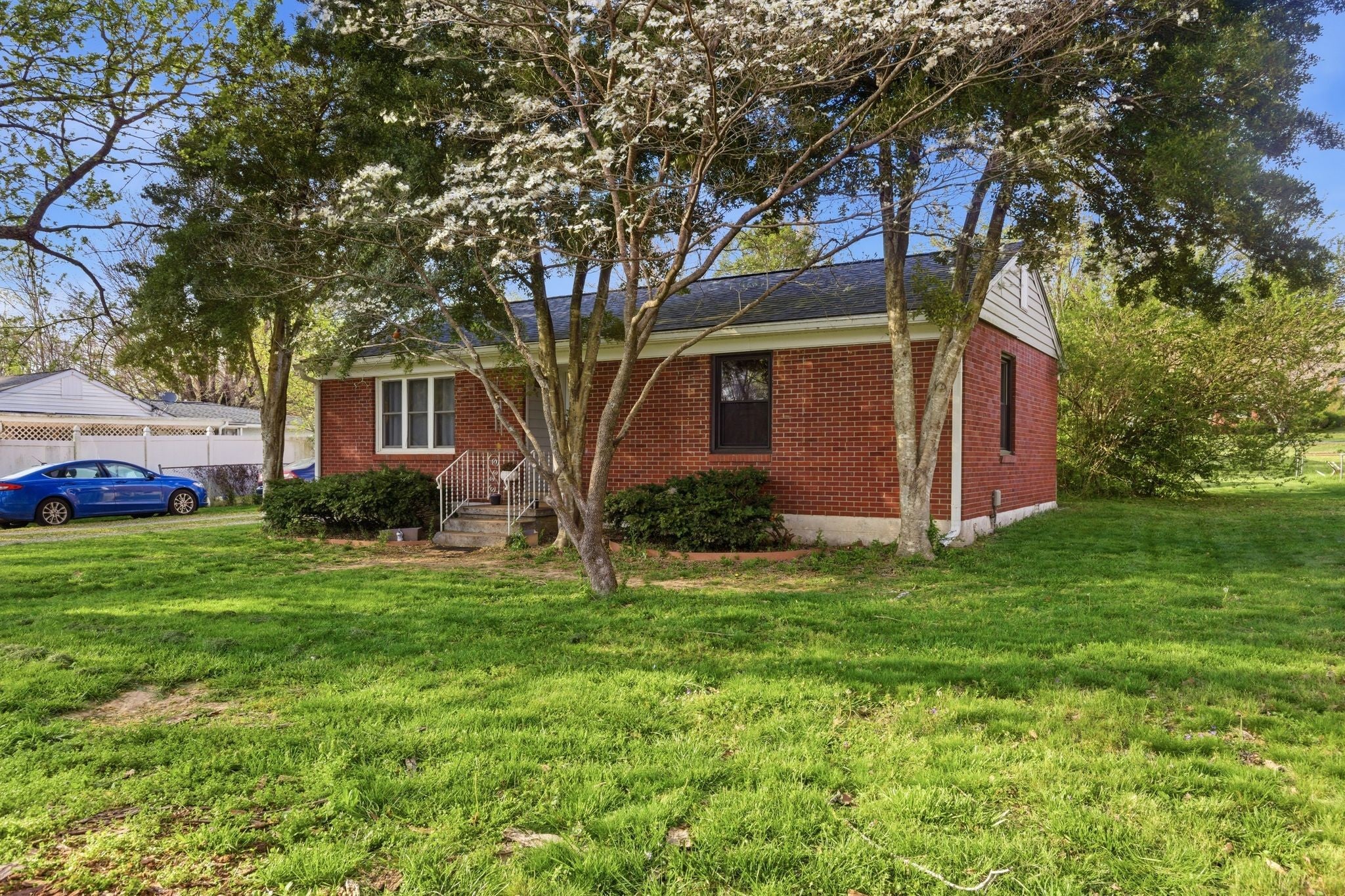 110 Old Pond Ln