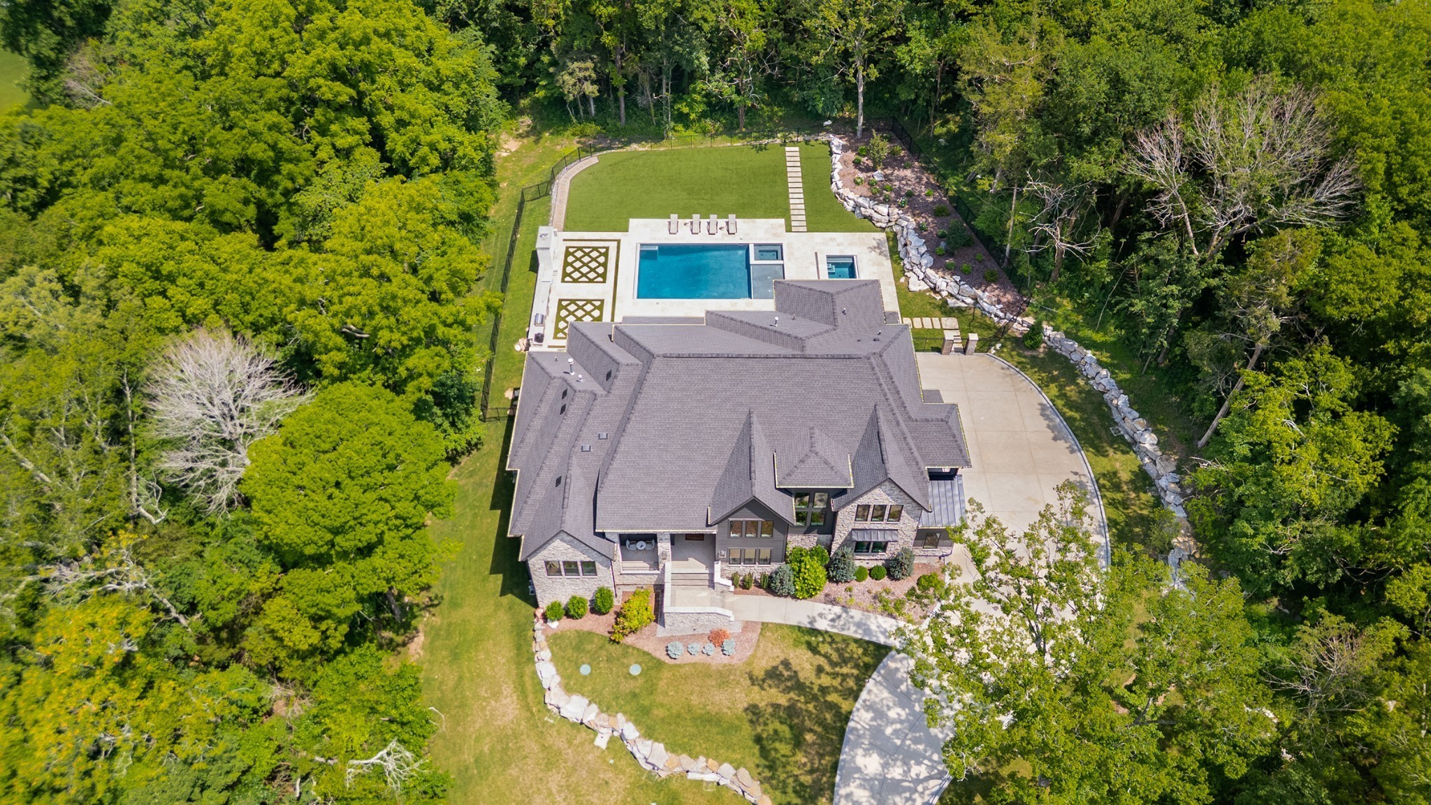 6128 Lookaway Cir