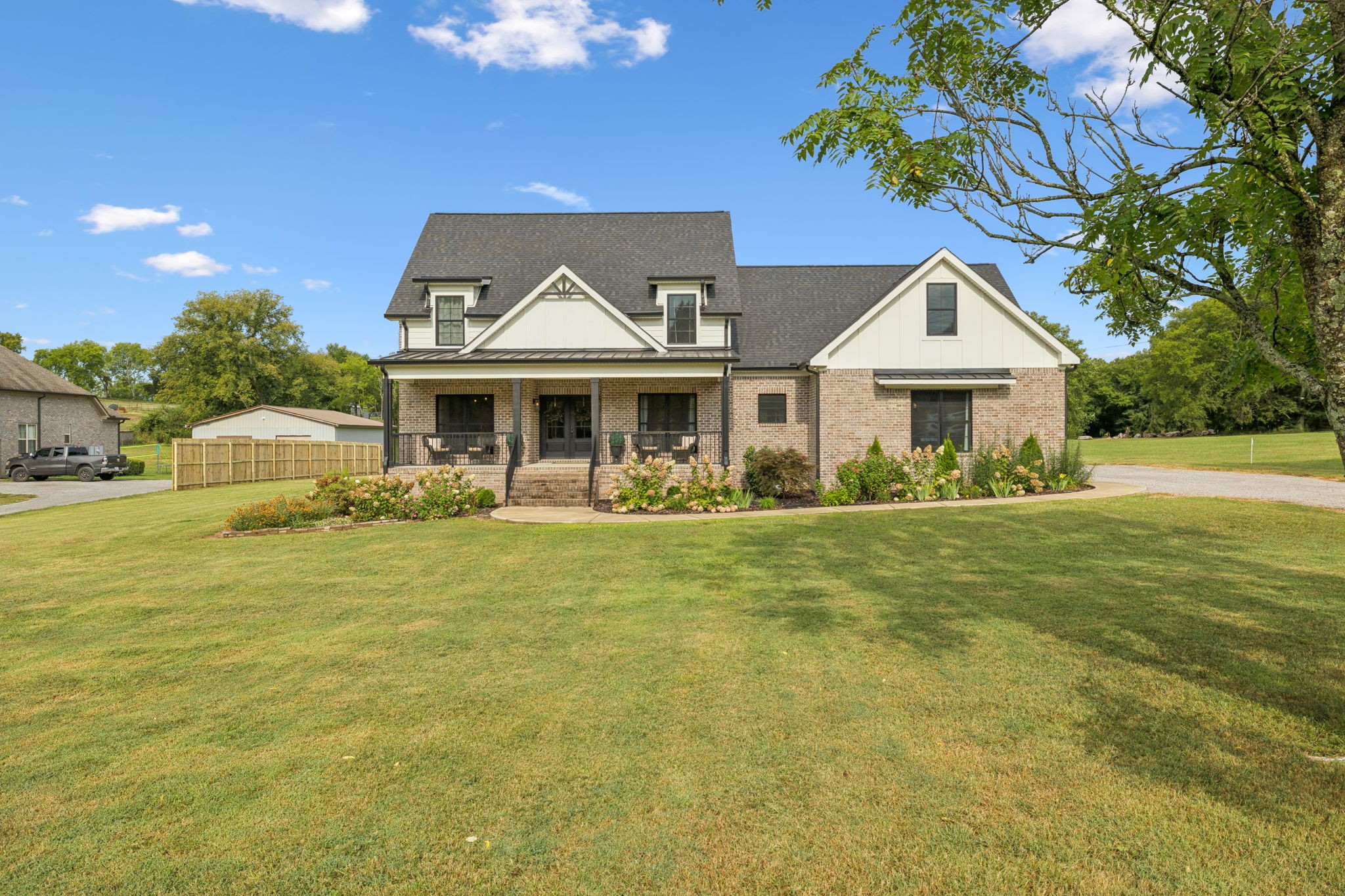 690 Burford Rd