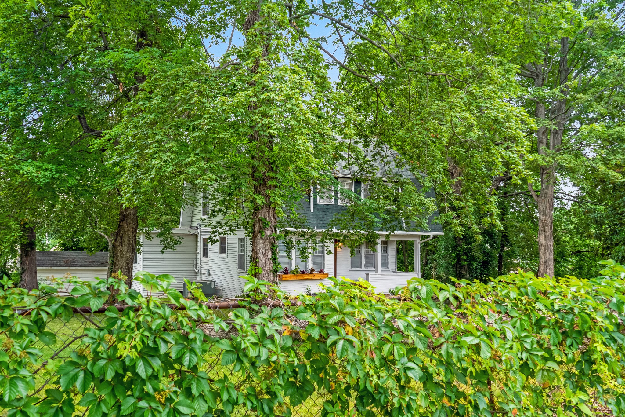 205 W Main St