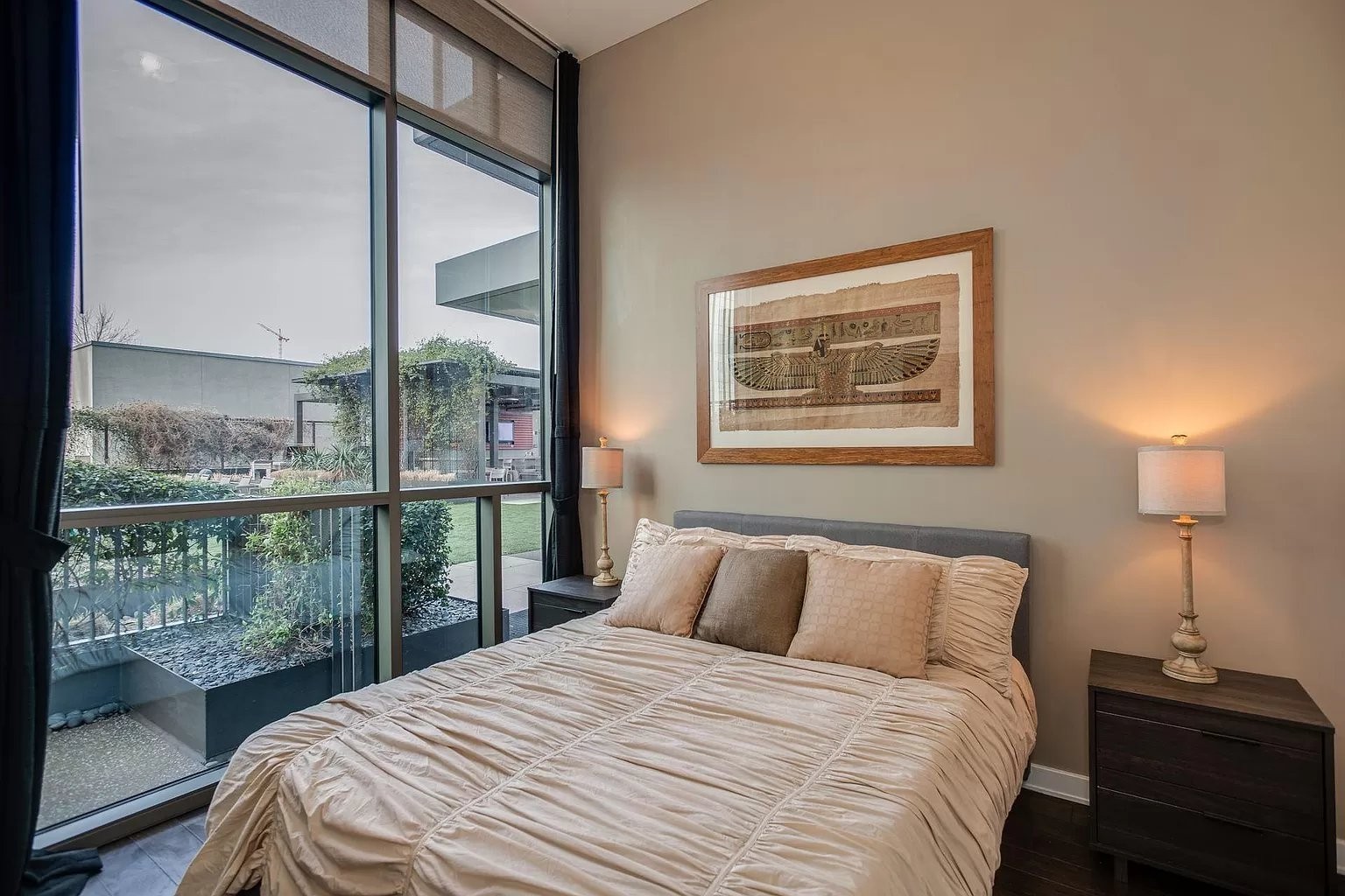 Nashville, Tennessee 37203, United States, 2 Bedrooms Bedrooms, ,2 BathroomsBathrooms,Residential,Active,144484