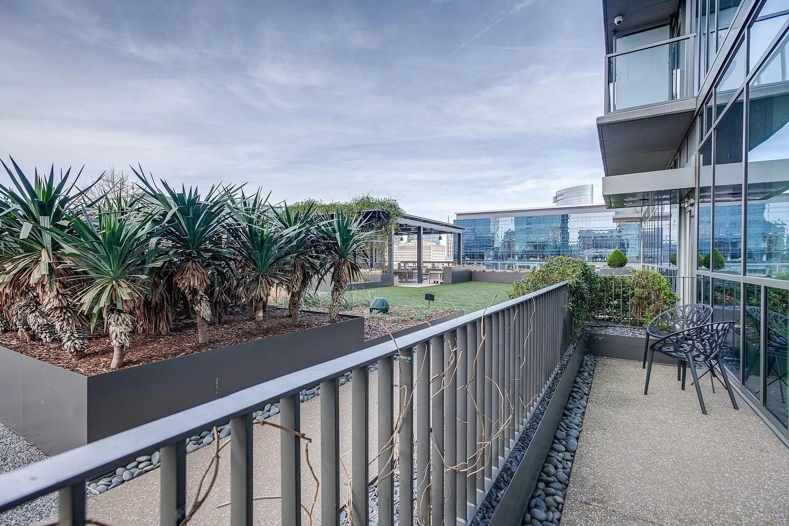 Nashville, Tennessee 37203, United States, 2 Bedrooms Bedrooms, ,2 BathroomsBathrooms,Residential,Active,144484