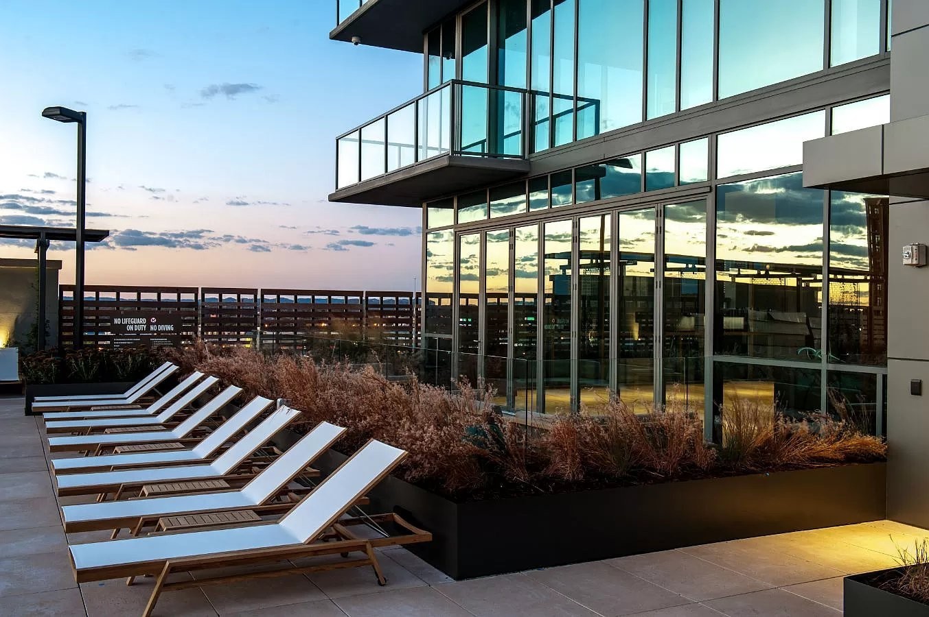 Nashville, Tennessee 37203, United States, 2 Bedrooms Bedrooms, ,2 BathroomsBathrooms,Residential,Active,144484