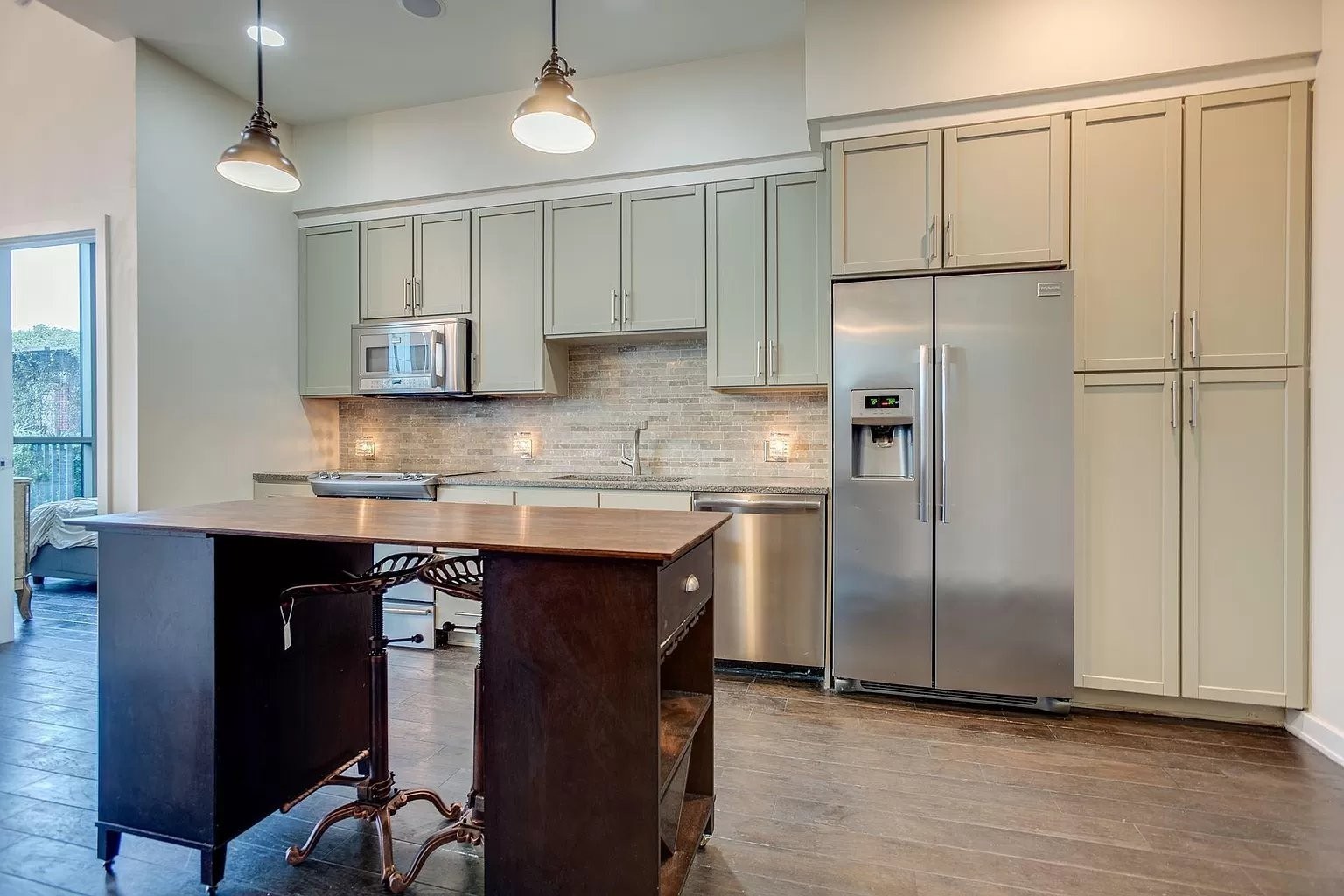 Nashville, Tennessee 37203, United States, 2 Bedrooms Bedrooms, ,2 BathroomsBathrooms,Residential,Active,144484