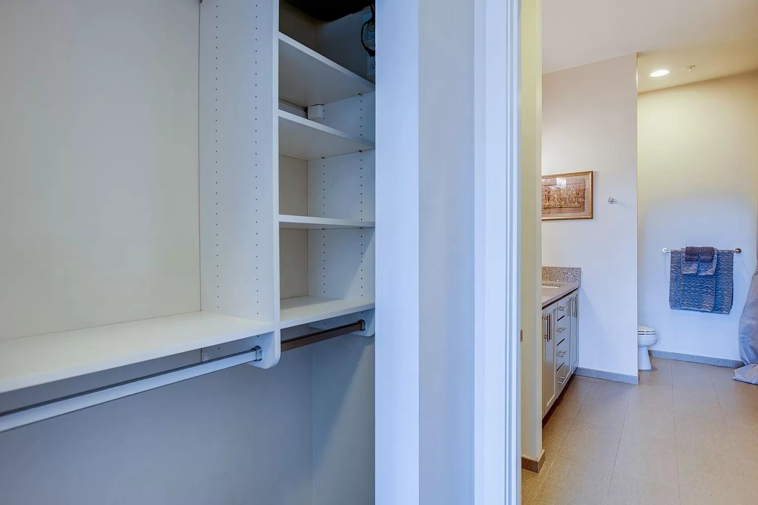 Nashville, Tennessee 37203, United States, 2 Bedrooms Bedrooms, ,2 BathroomsBathrooms,Residential,Active,144484