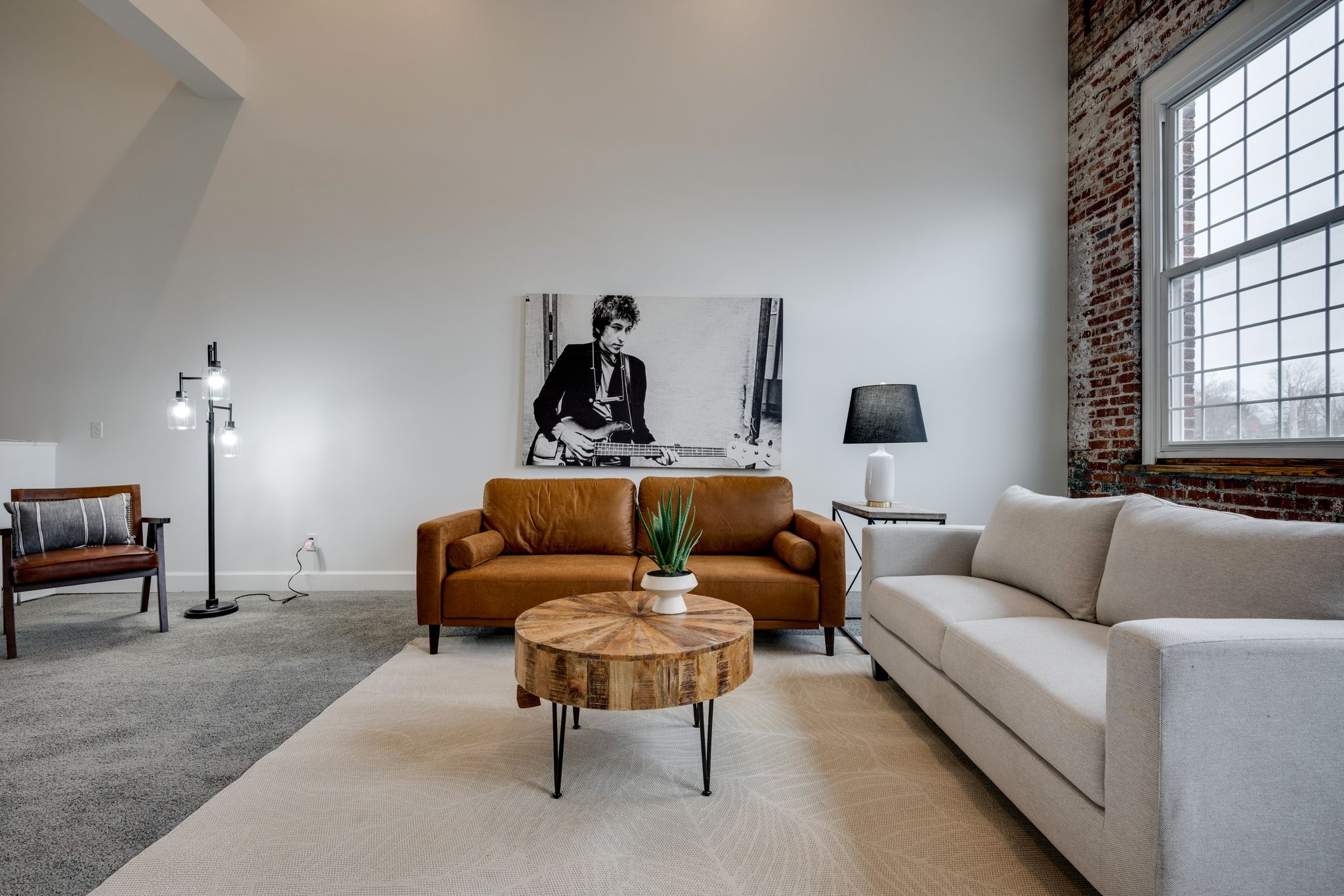 202A West College Street 4