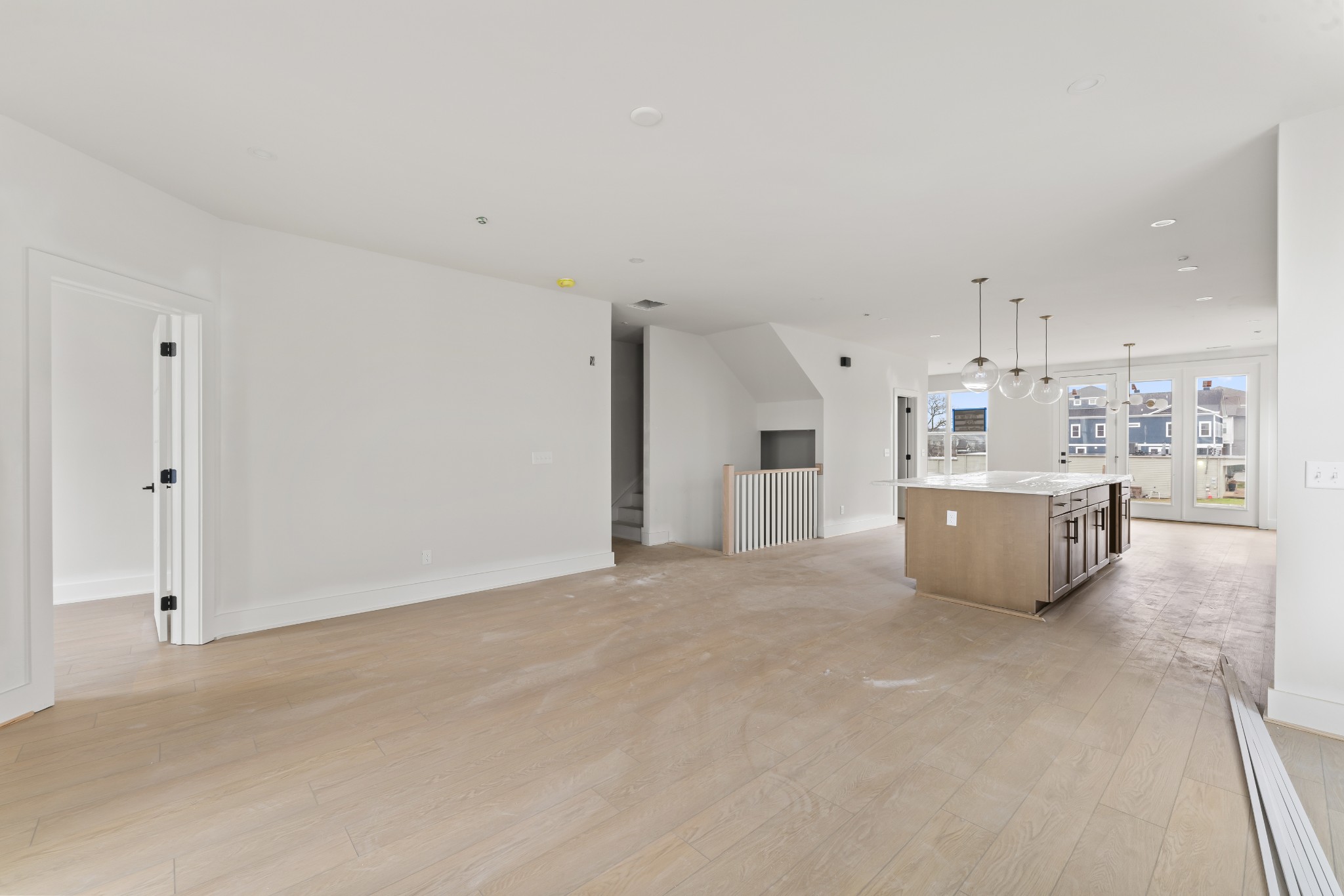 832 42nd Ave N