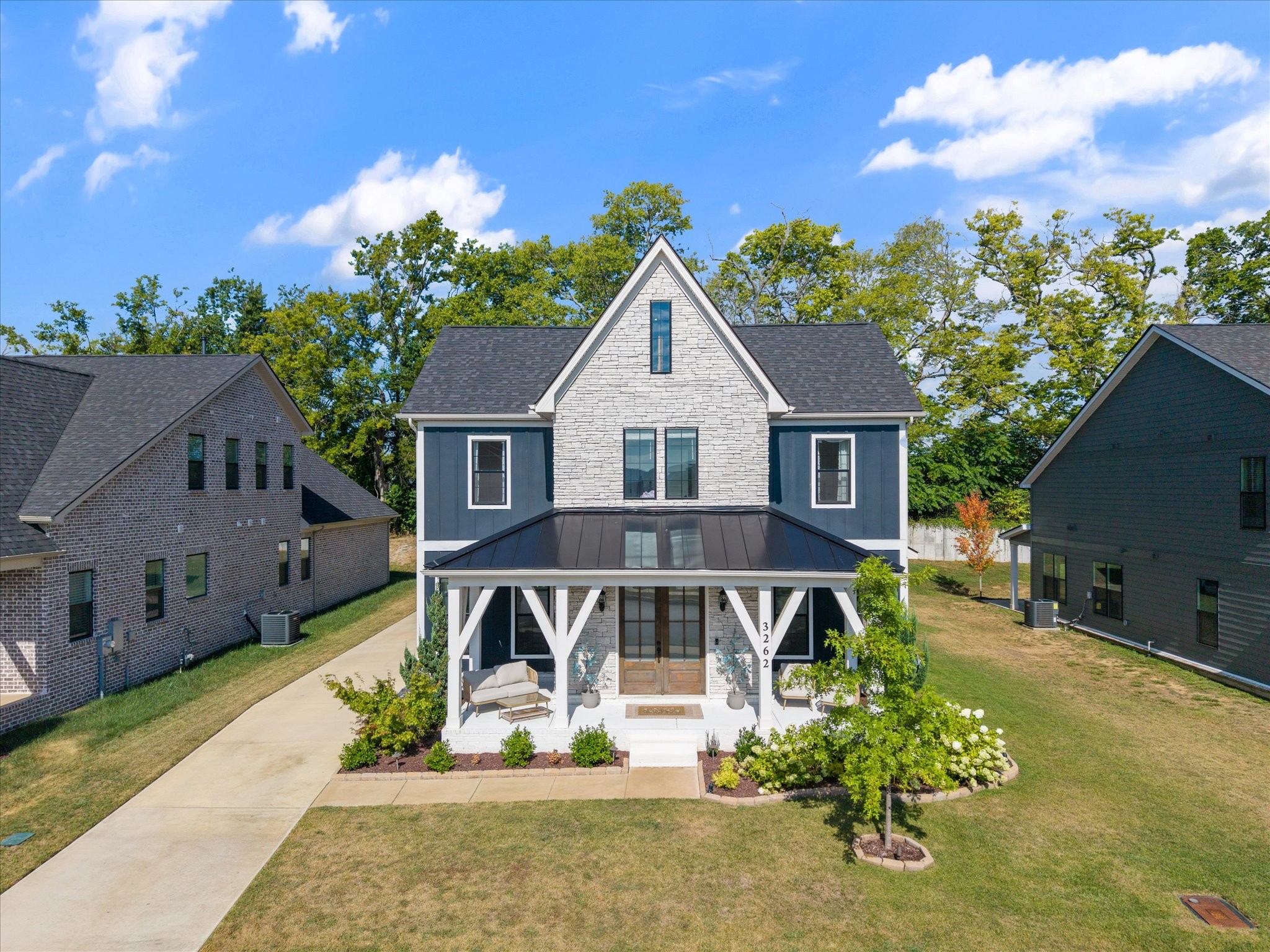 3262 Sassafras Ln