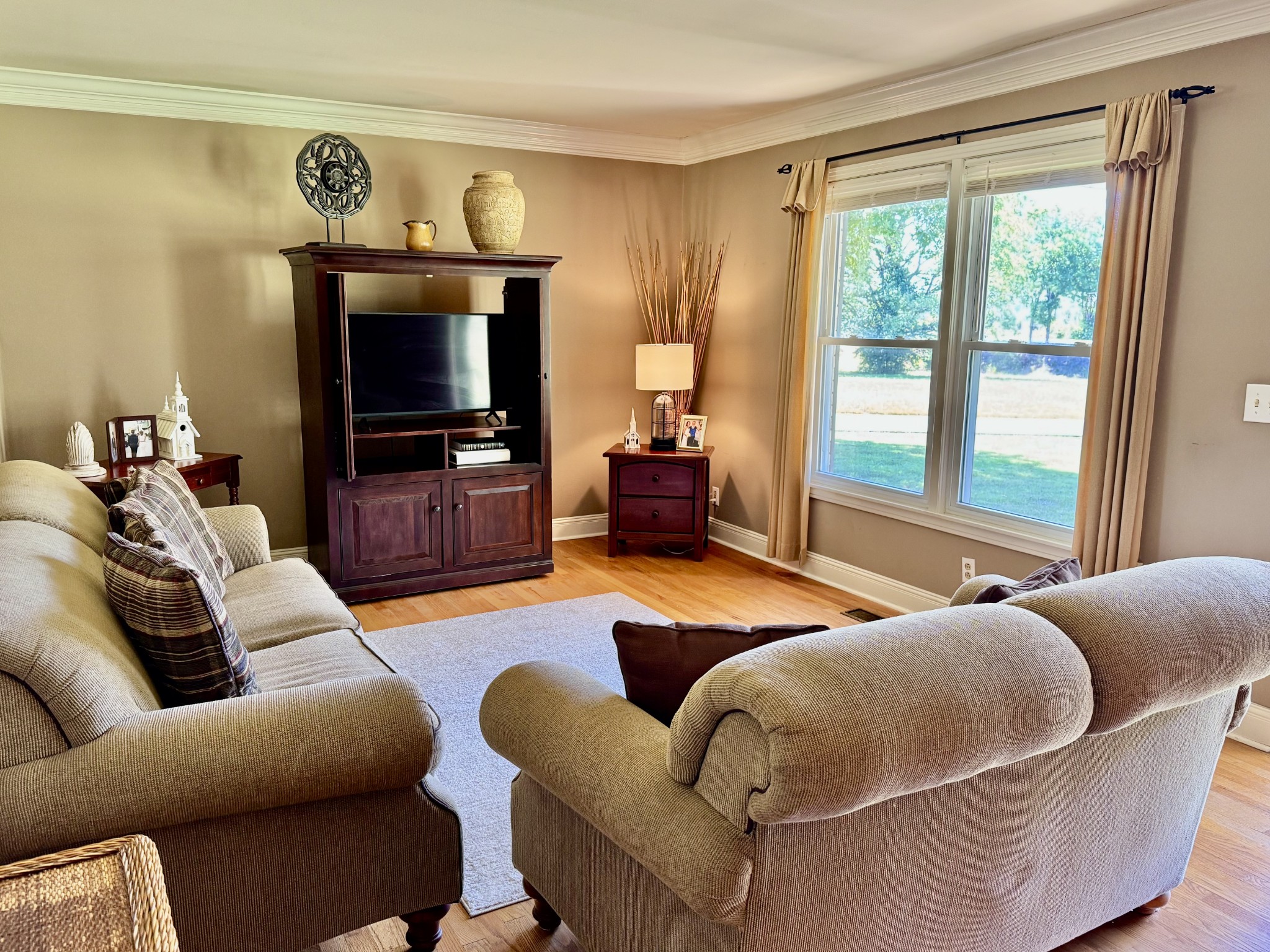 301 Old Highway 31W E