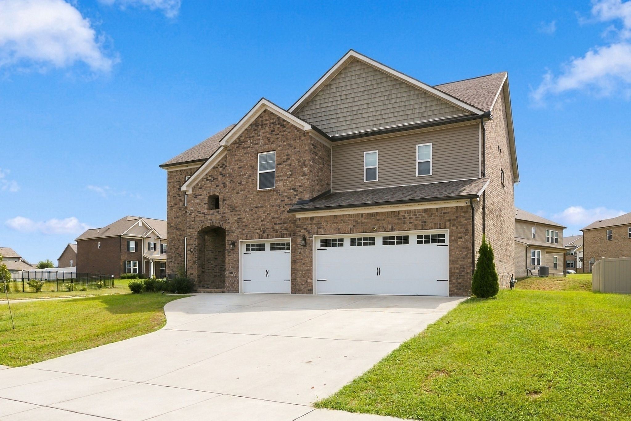 901 Carnation Dr