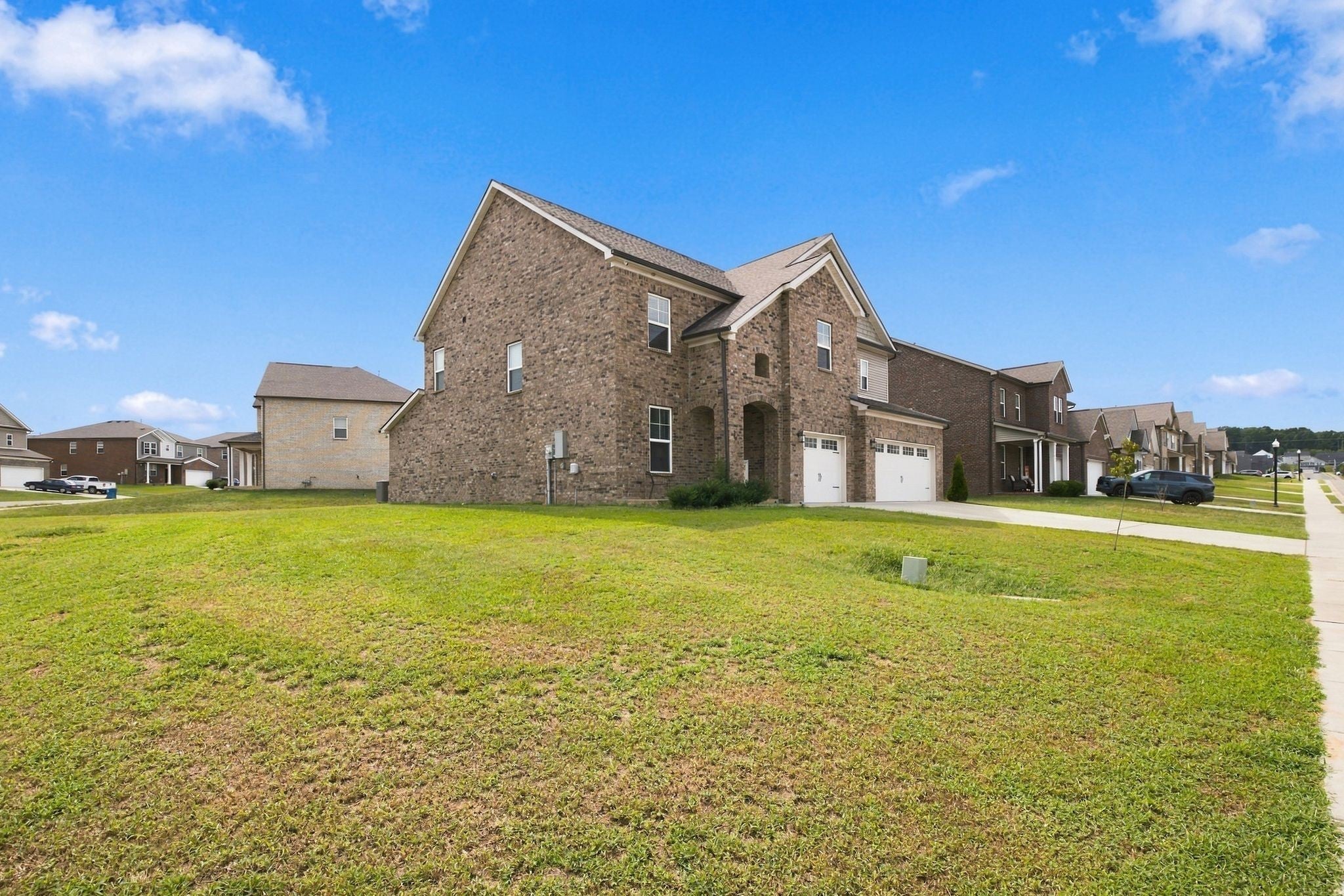 901 Carnation Dr