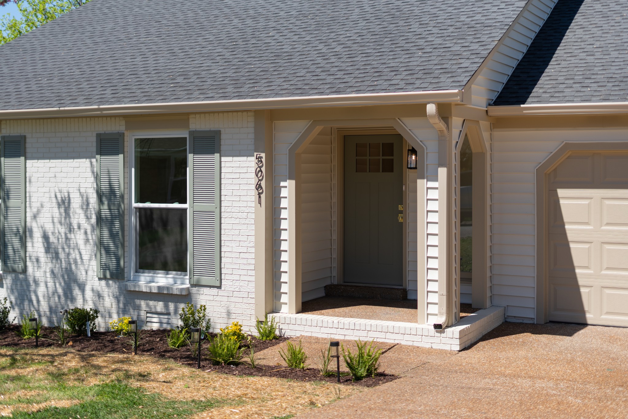 5061 English Village Dr