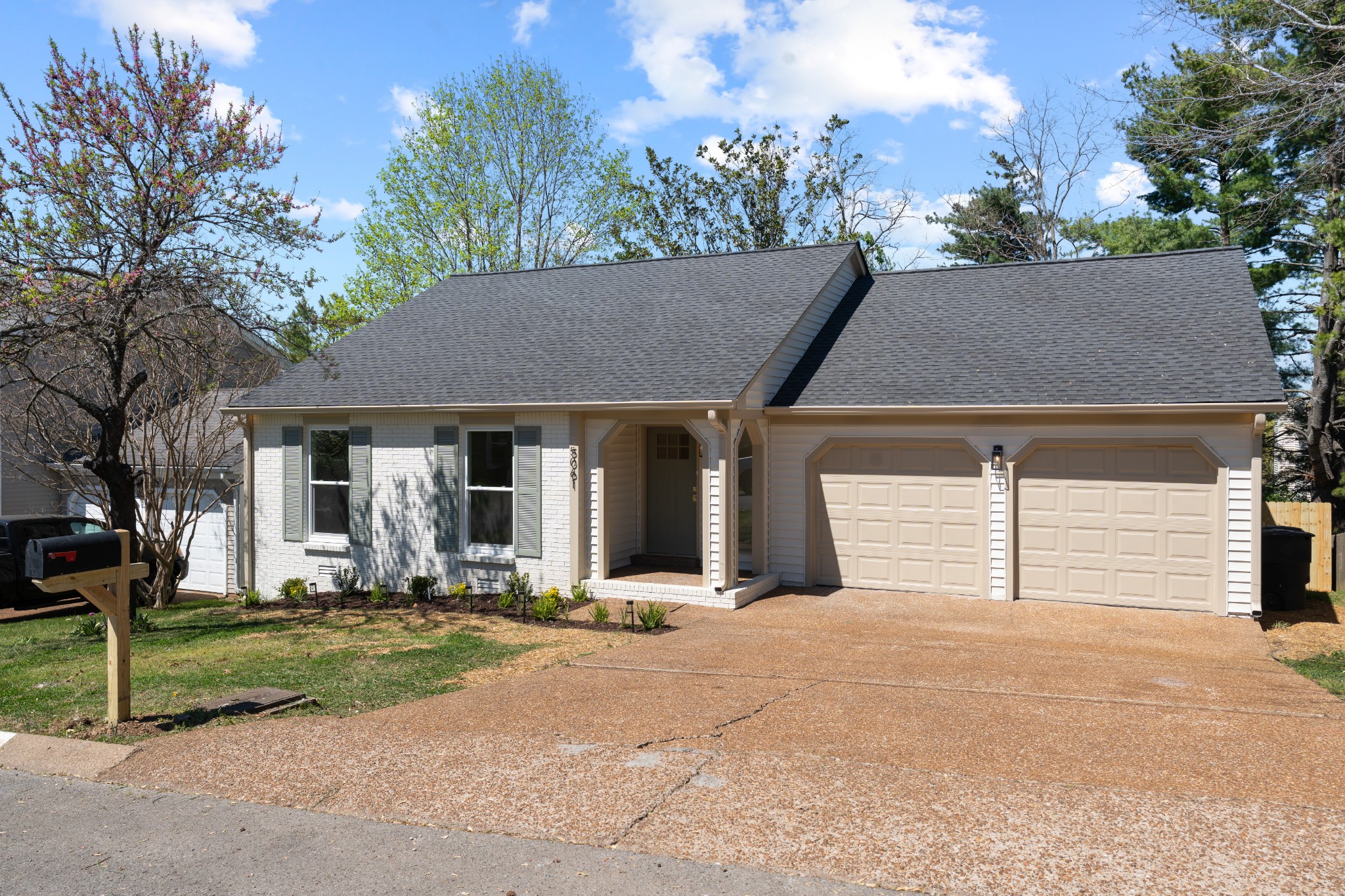 5061 English Village Dr