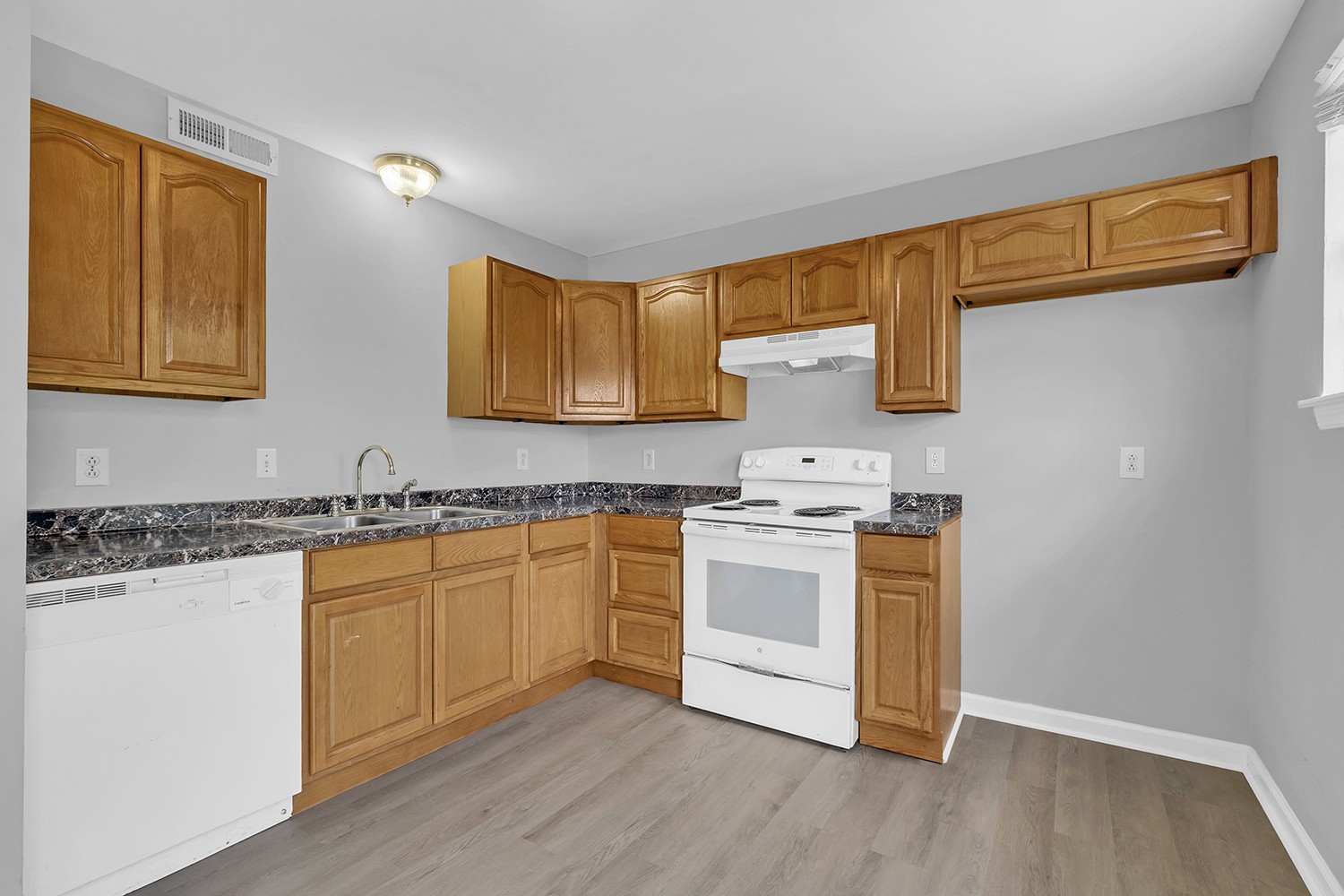 3516 Brookway Dr