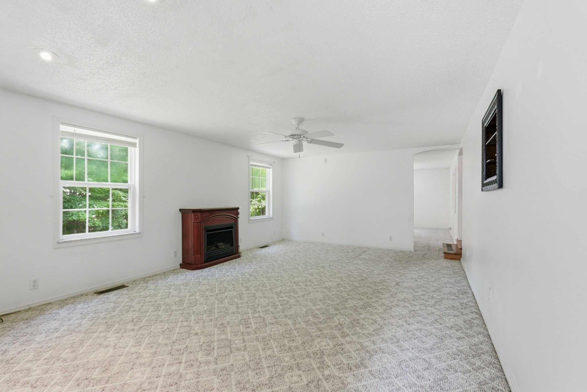 1031 Laurelwood Dr