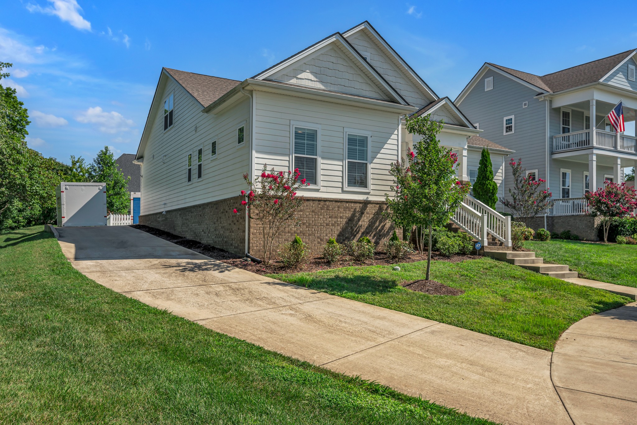 621 Henry Ln