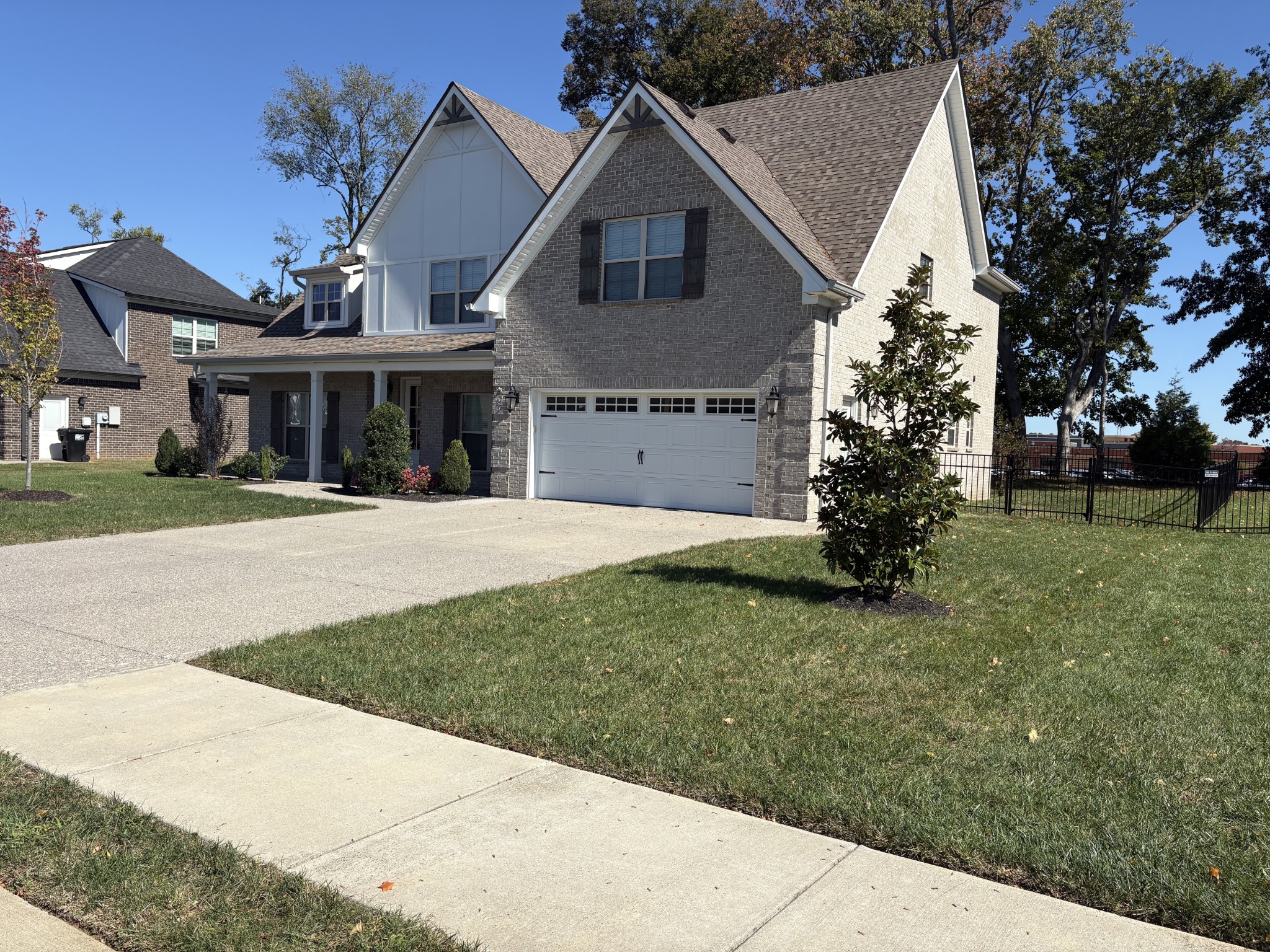 826 Licinius Ln