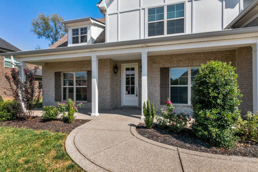 826 Licinius Ln