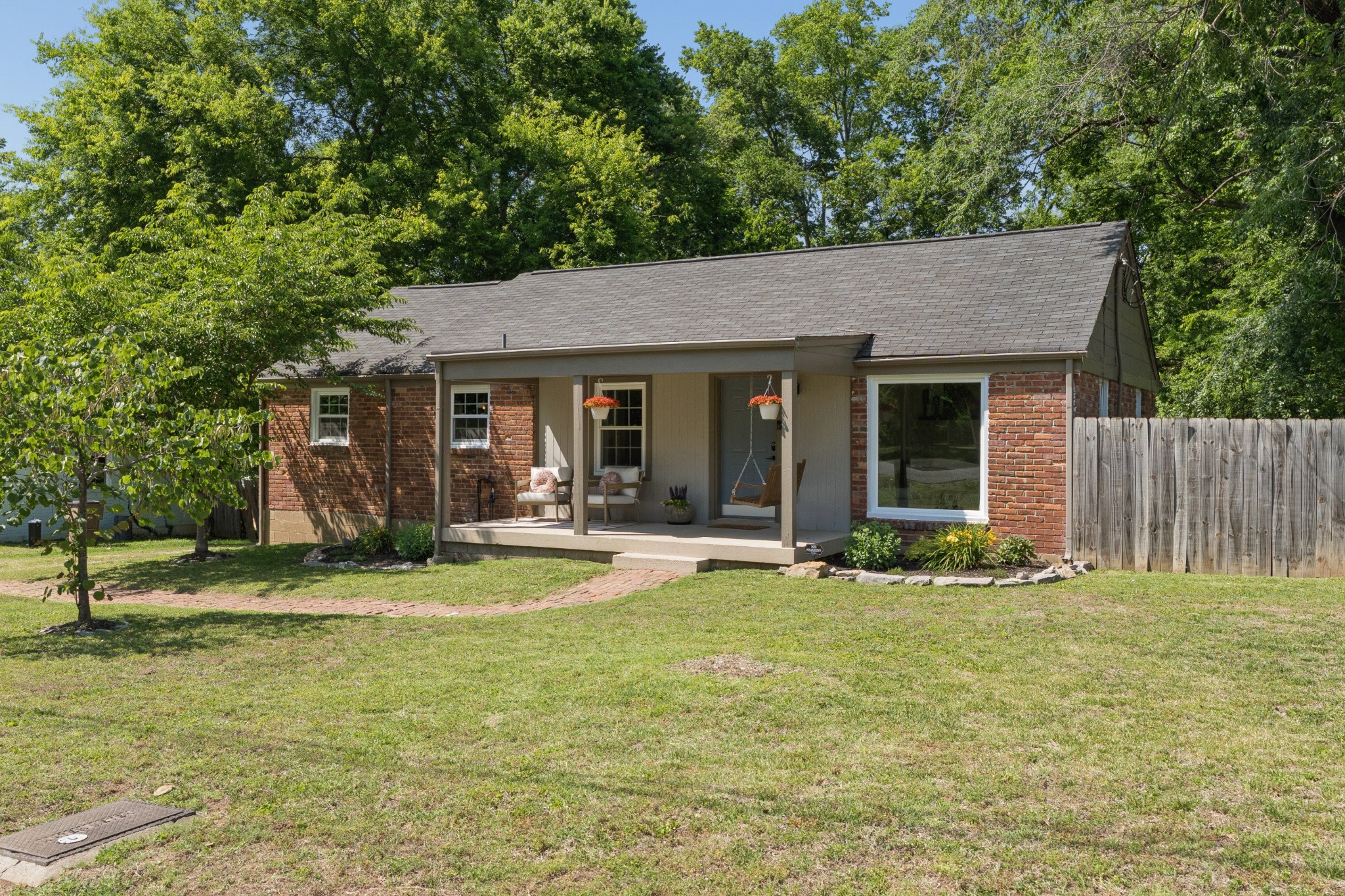 2-bed listing at 2308 Modena Dr, Nashville
